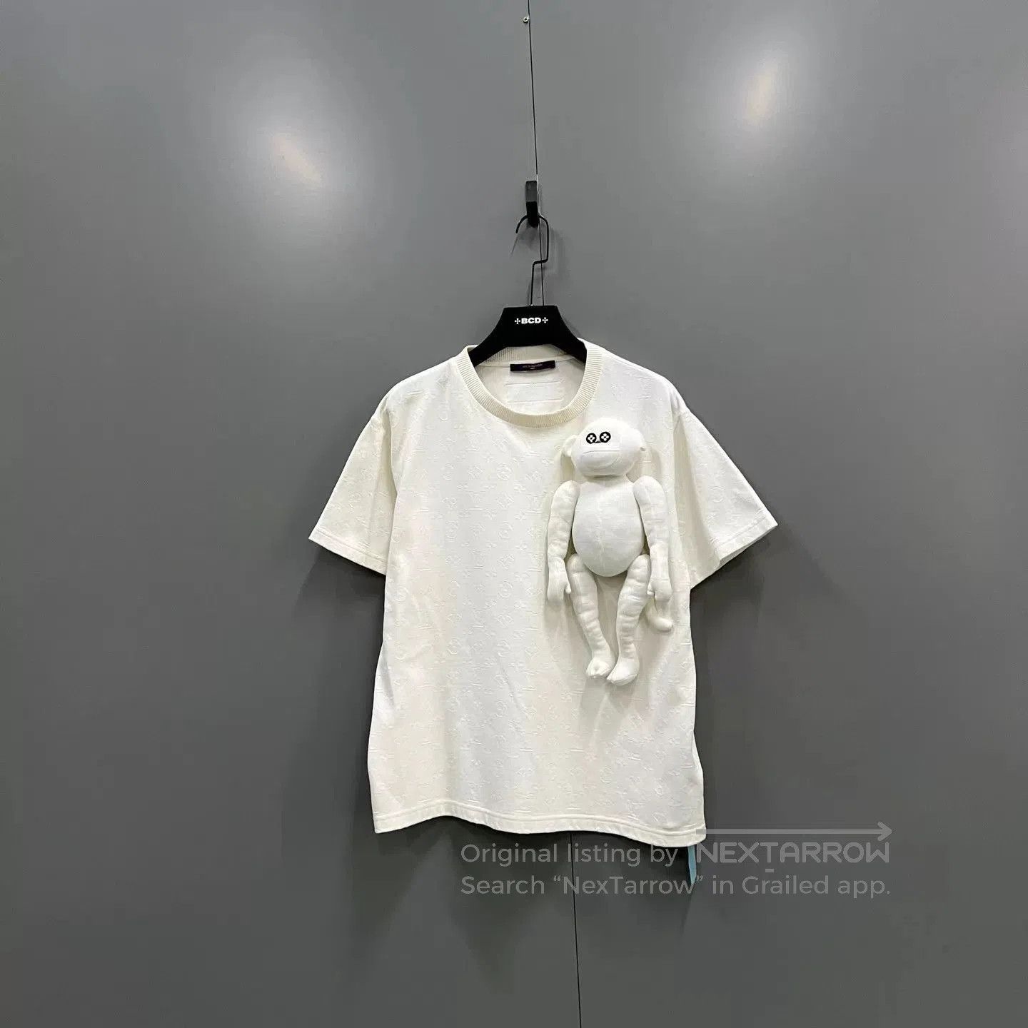 Louis Vuitton White Short-Sleeve Shirt with Stuffed Toy Accent. Size US L / EU 52-54 / 3 - 1 Thumbnail