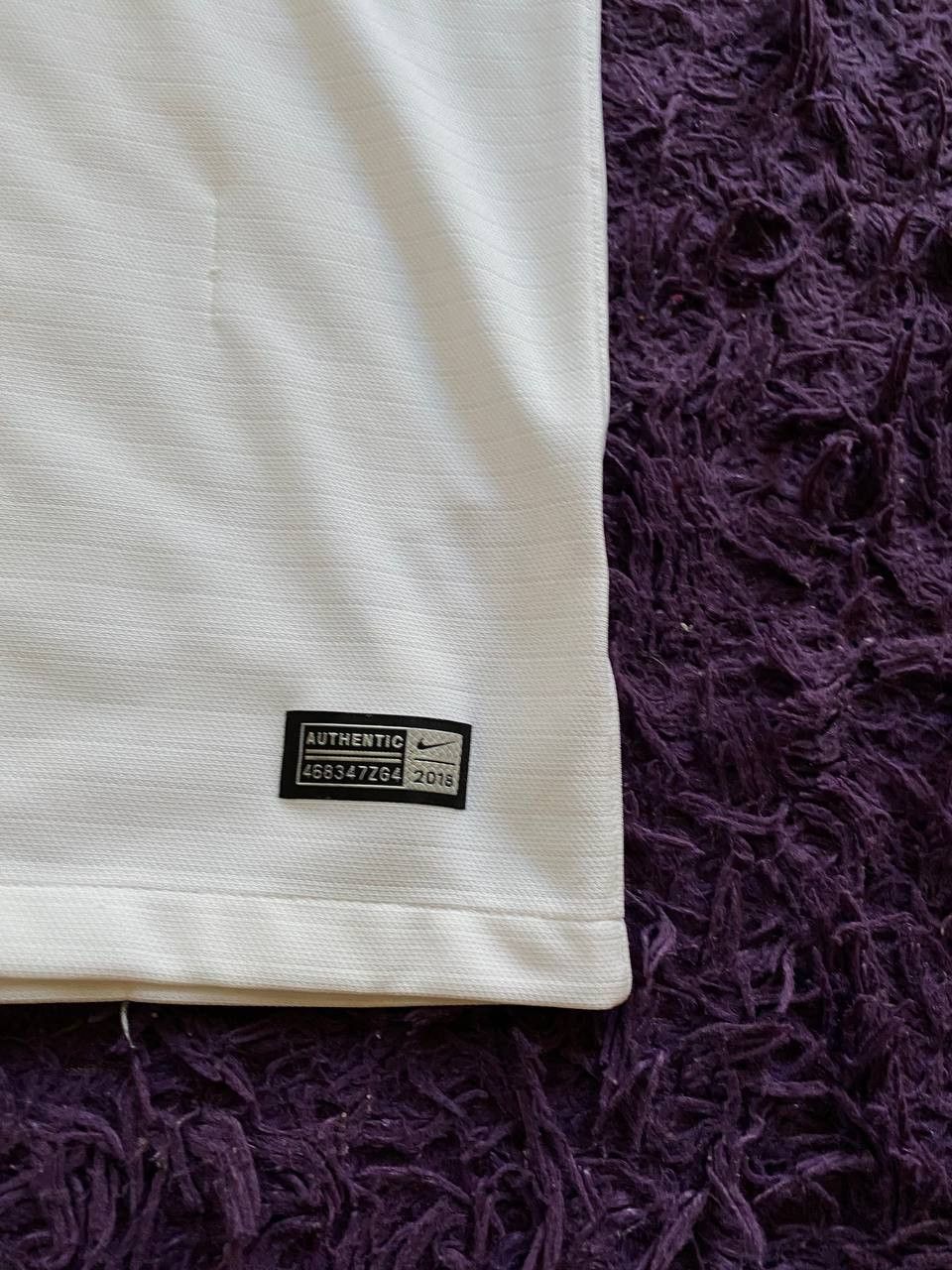 Nike × Vintage 90s Nike Central Swoosh Vintage Y2K Oversized Retro T-Shirt Size US L / EU 52-54 / 3 - 13 Thumbnail