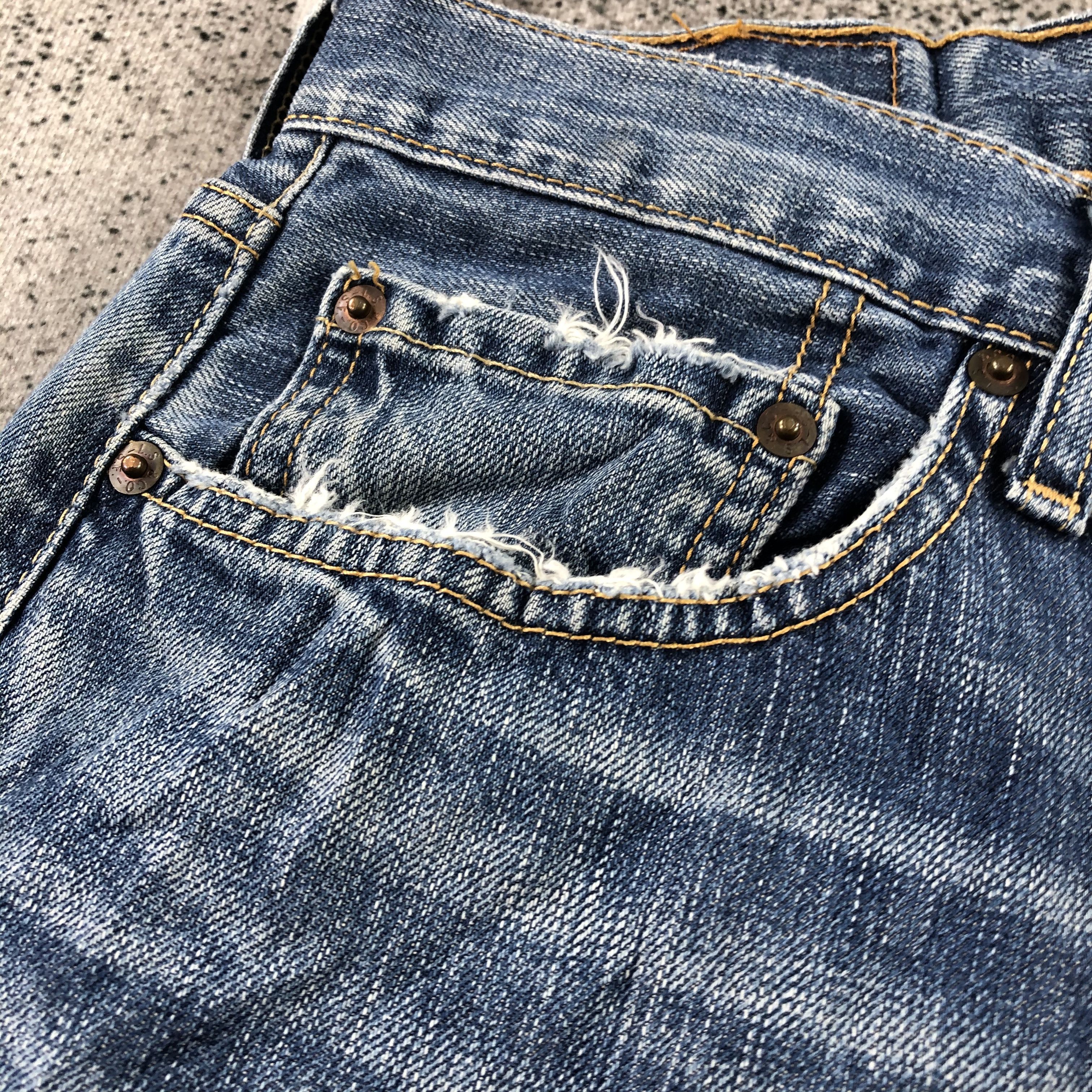Levi's Vintage Levis 501 Jeans Faded Blue Denim KJ1292 Size US 32 / EU 48 - 12 Thumbnail