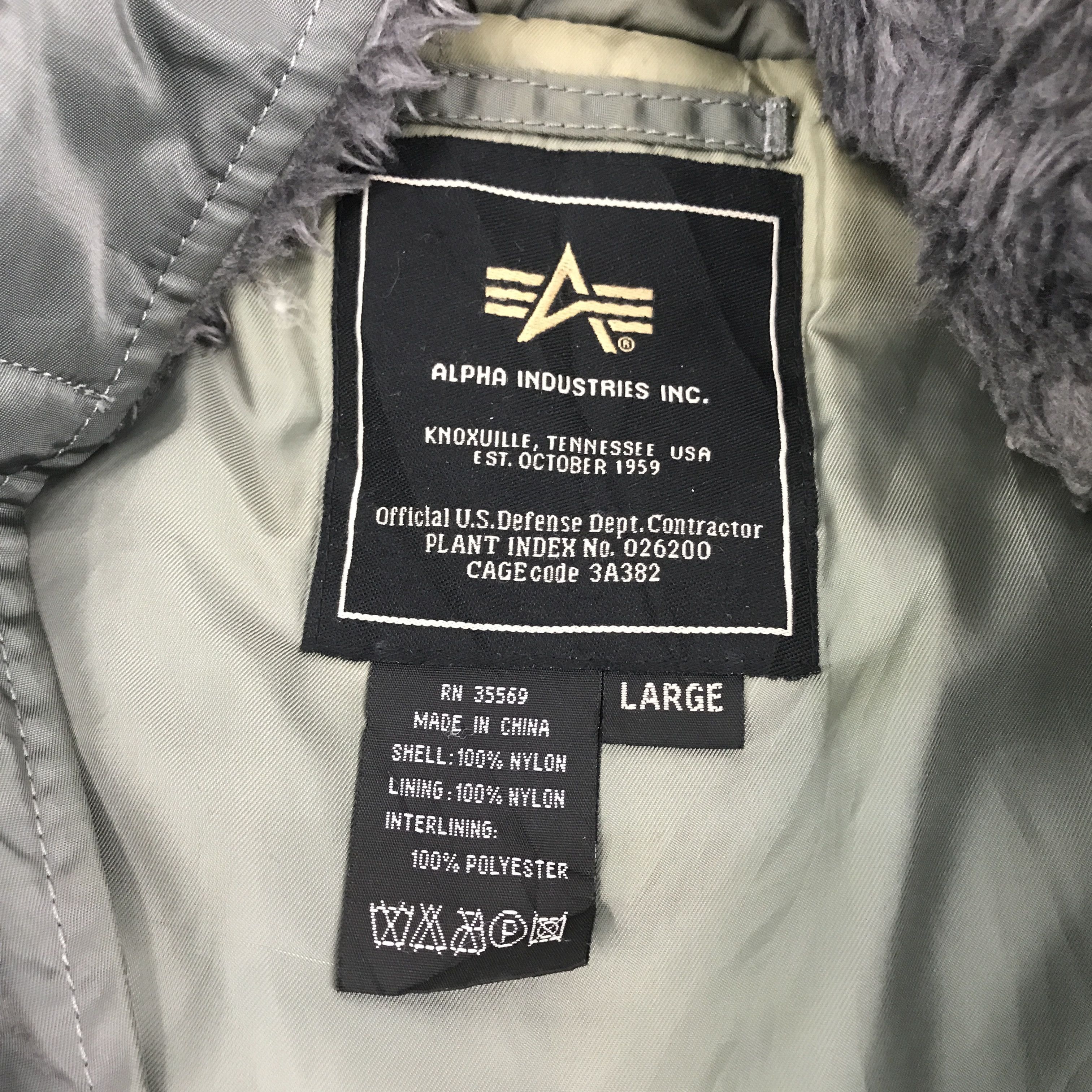 Alpha Industries Vtg Alpha industries Bomber military style fur hoodie jacket Size US L / EU 52-54 / 3 - 7 Thumbnail