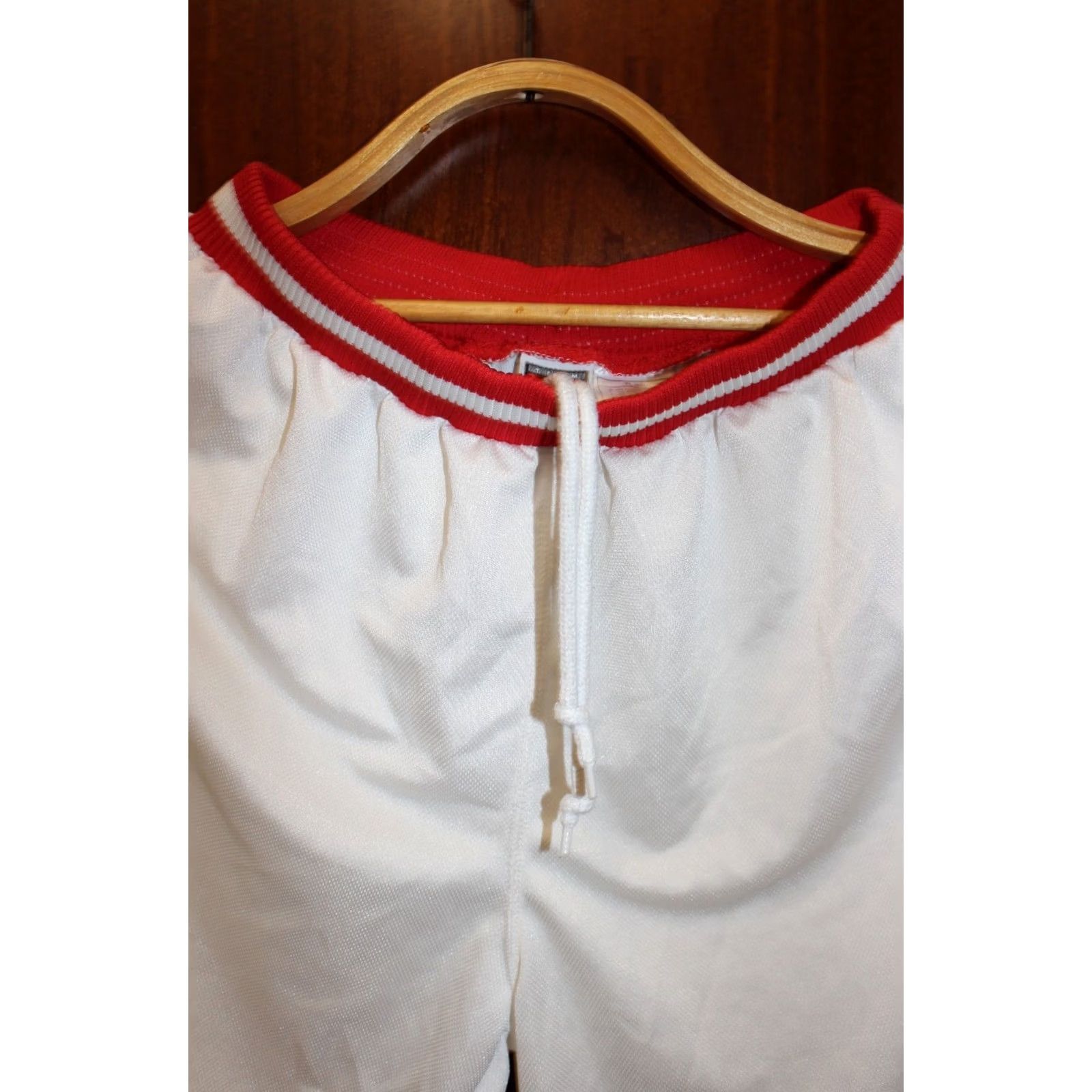 Nike VINTAGE Nike Basketball Shorts Mens M White Red 90s Size US 31 - 2 Thumbnail