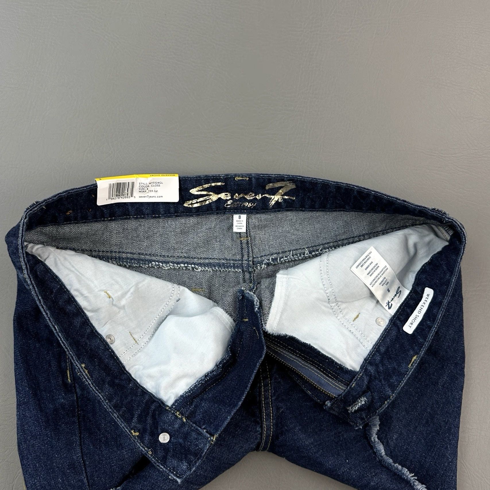 Vintage Seven7 Weekend Shorts Women’s 8 Dark Wash Fray Hem Distressed Outdoor NWT Size 30" / US 8 / IT 44 - 4 Thumbnail