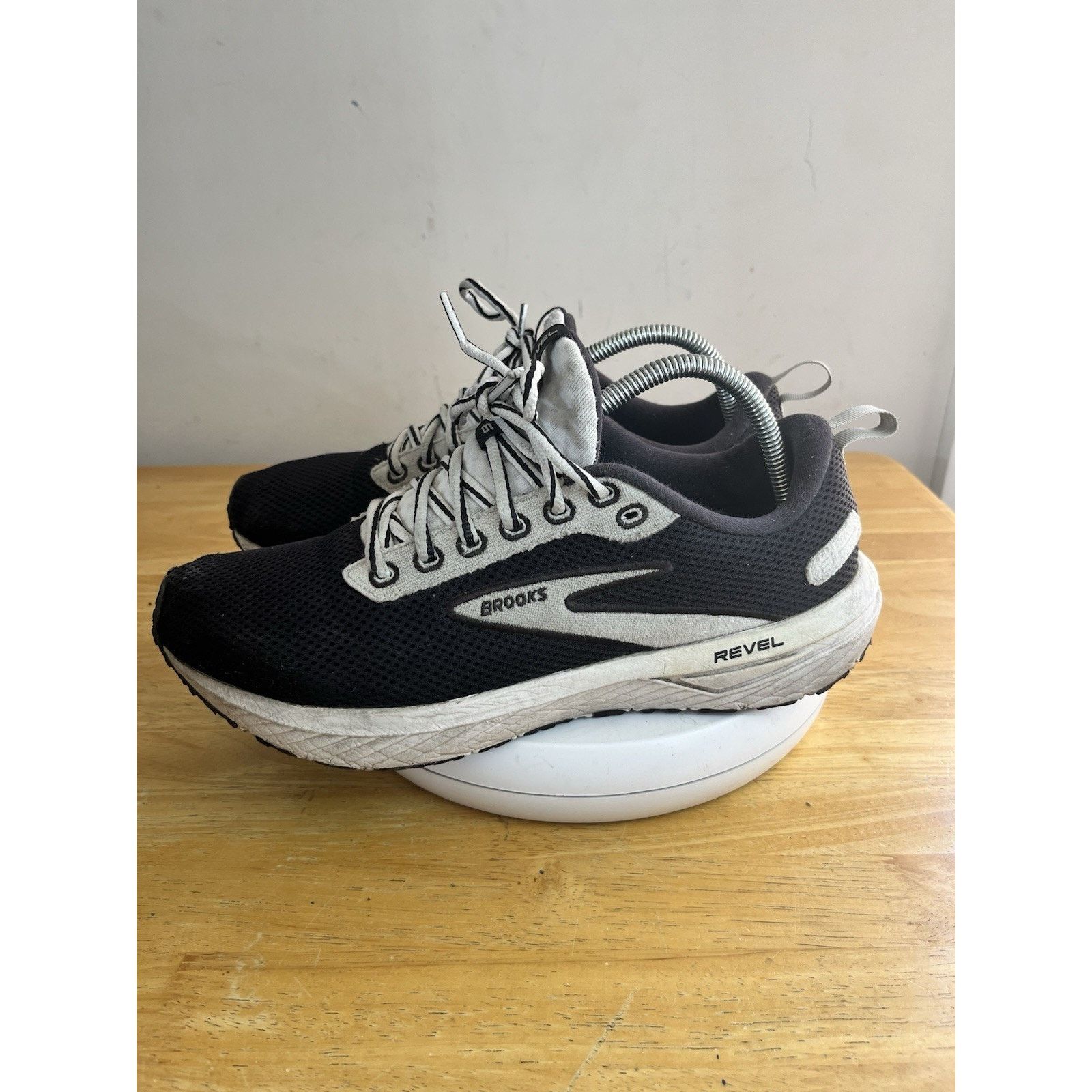 Brooks Brooks Revel 6 Men's Size 10 Running Shoes Black White Size US 10 / EU 43 - 2 Thumbnail