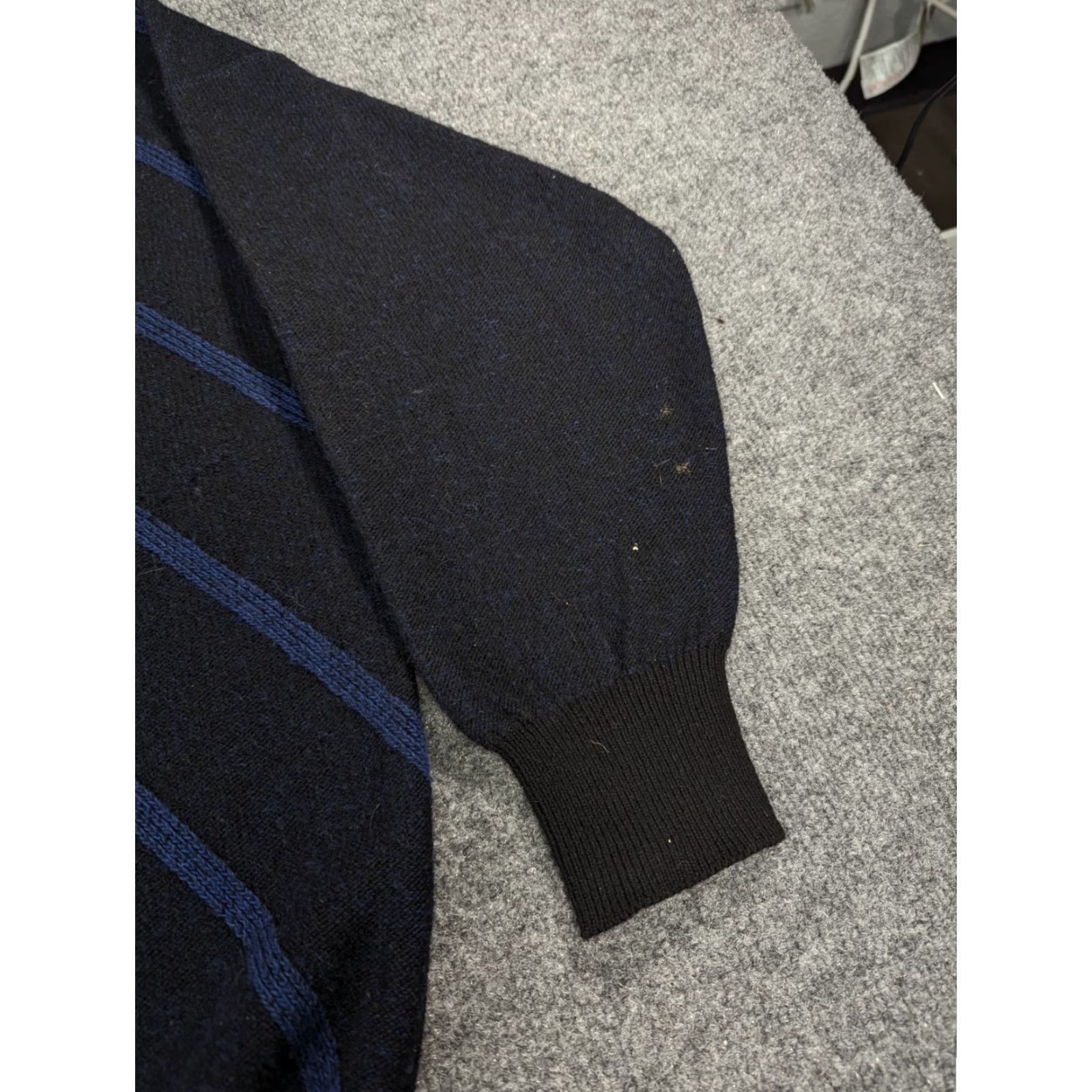 Burlington S Fisher Burlington Arcade Striped Cashmere Jumper - Men - V-Neck - Long Sleeve - Black/Yellow - Size M - Pullover - Knit - Casual - UK Vintage? Size US M / EU 48-50 / 2 - 4 Thumbnail