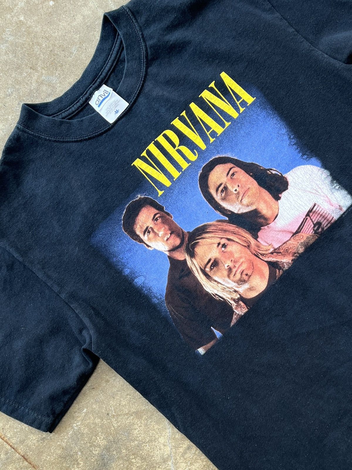 Band Tees Vintage 2005 Nirvana Kurt Cobain Dave Grohl Tee Medium Size US M / EU 48-50 / 2 - 1 Thumbnail