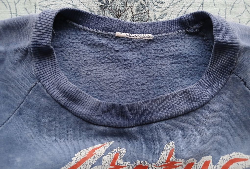 Vintage Vintage 70's Thrashed Status Quo Band Rocking Sweatshirt Size US S / EU 44-46 / 1 - 3 Thumbnail