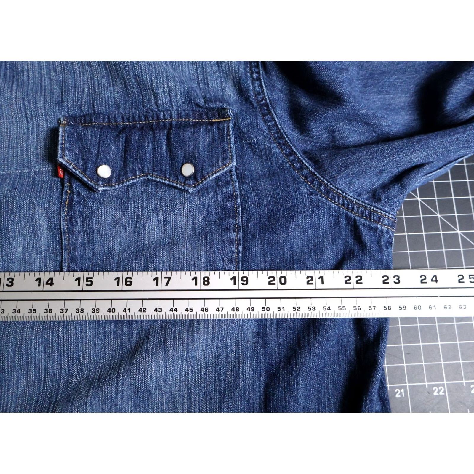 Levi's Levi's Denim Shirt Men's XL Blue Pearl Snap Sawtooth Western Pocket 2XL Button-Up Long Sleeve Collared Casual Workwear Grunge 90s Vintage: No Size US XL / EU 56 / 4 - 4 Thumbnail