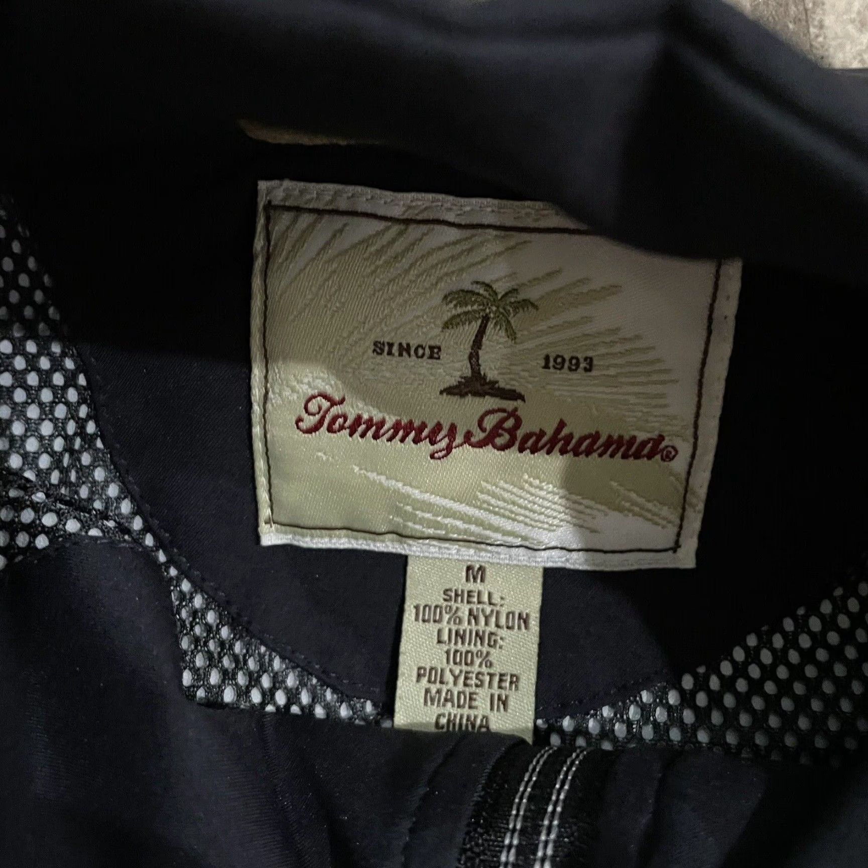 Tommy Bahama Tommy Bahama Half-Zip Pullover Windbreaker Removable Arms Mens M Black Jacket Zip Style Windbreaker Polyester Outer Shell Size US M / EU 48-50 / 2 - 4 Thumbnail