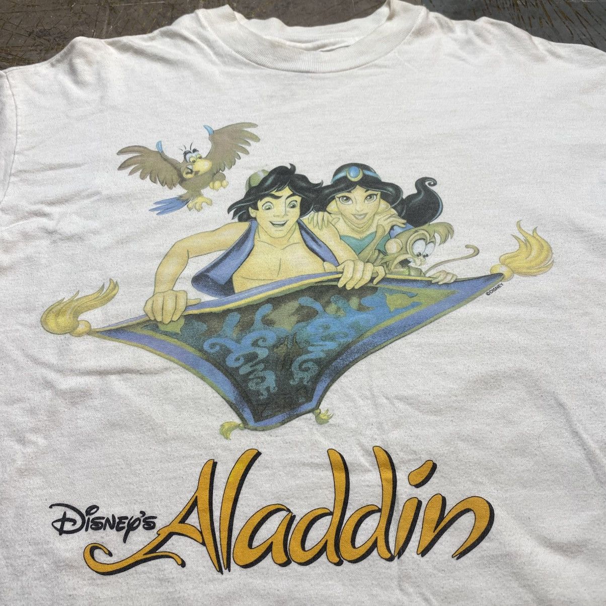 Vintage Vintage 90s Disney Aladdin Tee Size US M / EU 48-50 / 2 - 2 Thumbnail