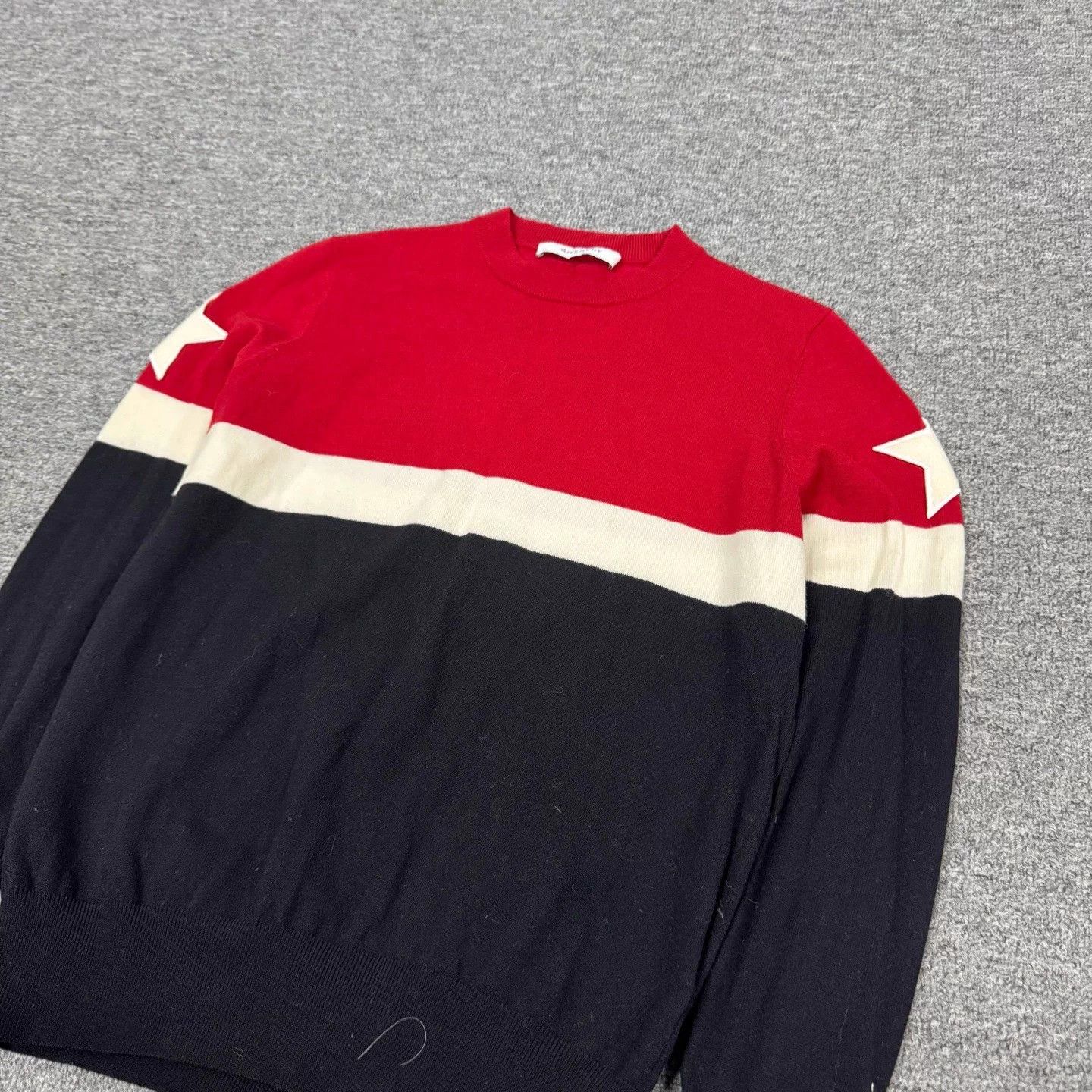 Givenchy Givenchy colorblocked wool sweater M 99 new Size US M / EU 48-50 / 2 - 4 Thumbnail