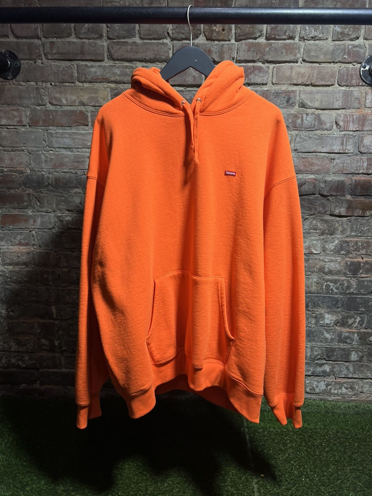 Supreme Supreme Orange Small Box Logo Hoodie Size US XXL / EU 58 / 5 - 1 Thumbnail