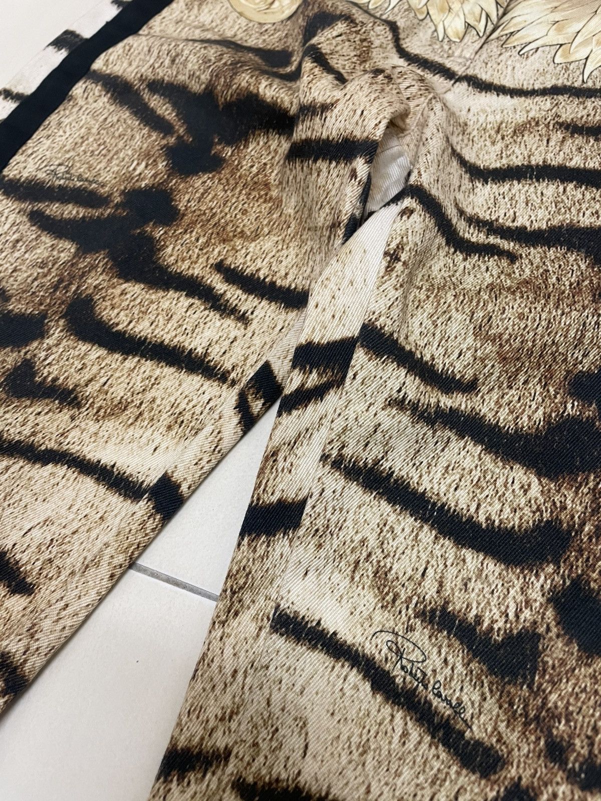 Roberto Cavalli Roberto Cavalli Animal / Tiger Print Pants Size 30" / US 8 / IT 44 - 4 Thumbnail