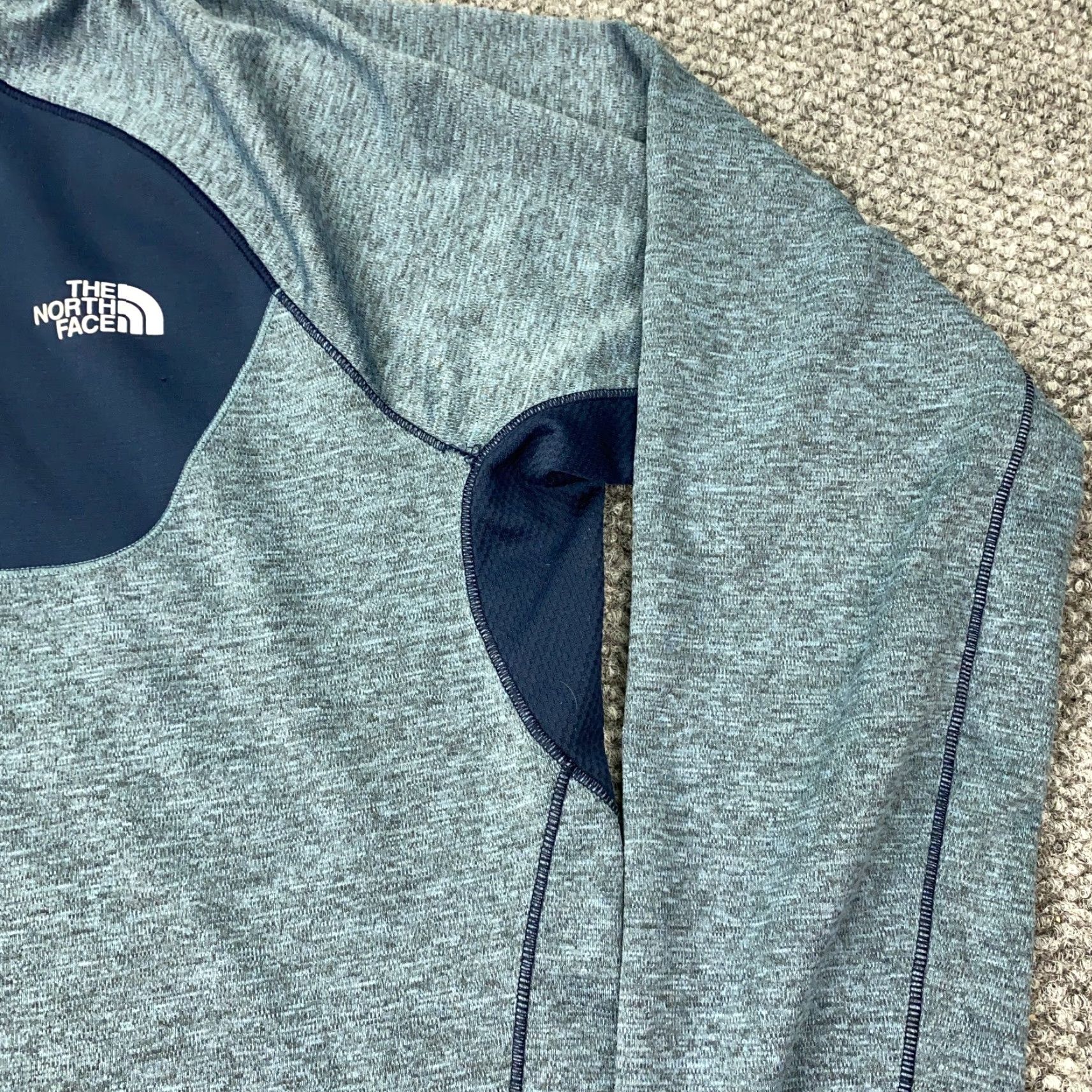 The North Face The North Face Shirt Mens Large Blue 1/4 Zip Pullover Flash Dry Mock Neck Activewear Regular Fit Long Sleeve Size US L / EU 52-54 / 3 - 3 Thumbnail