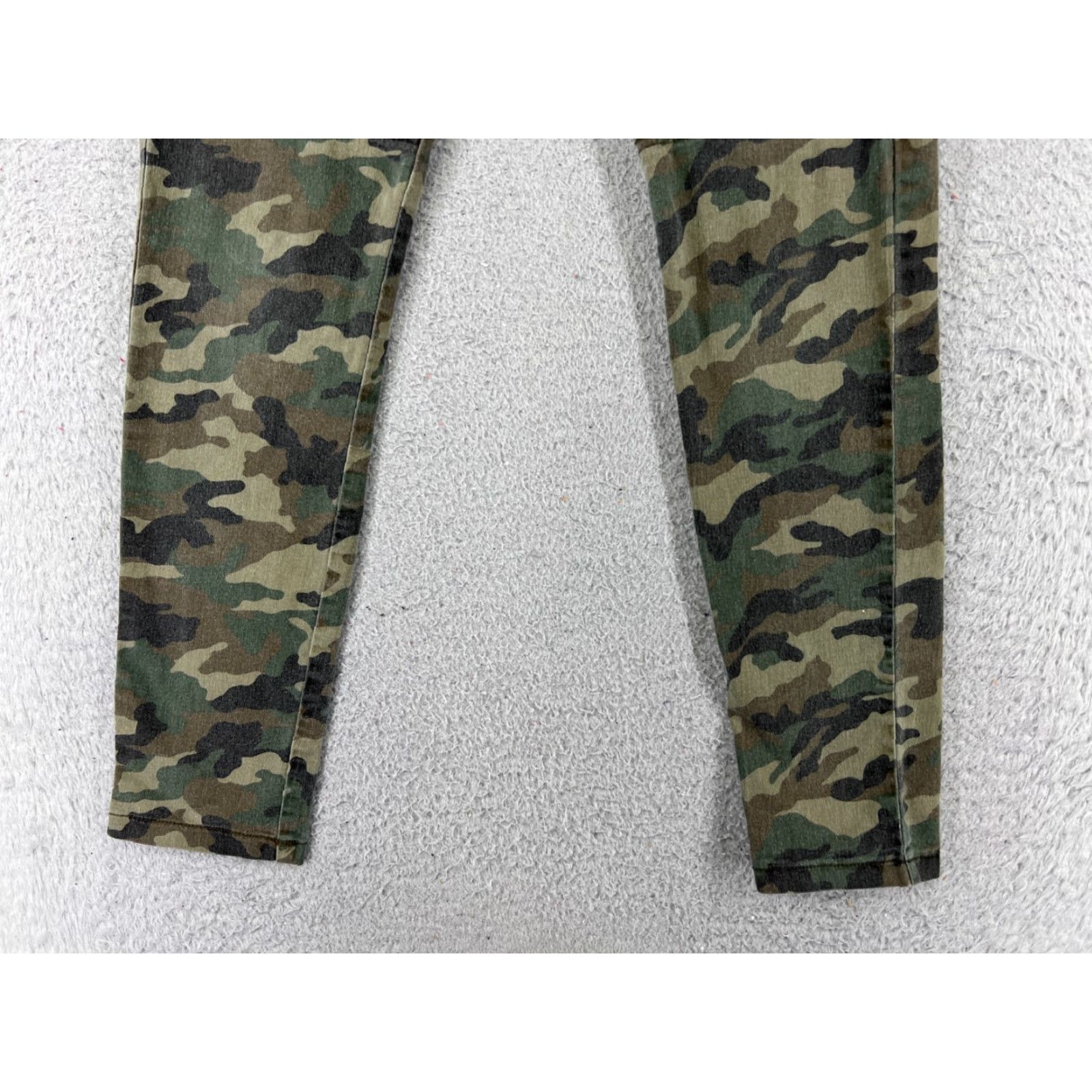 Vintage Sullivan Womens Jeans Skinny Green Woodland Camo Cotton Blend 24x27 Small Regular 5-Pocket Stretch Elastic Waist Denim Modern 24 27 Mens? Size 28" / US 6 / IT 42 - 2 Thumbnail