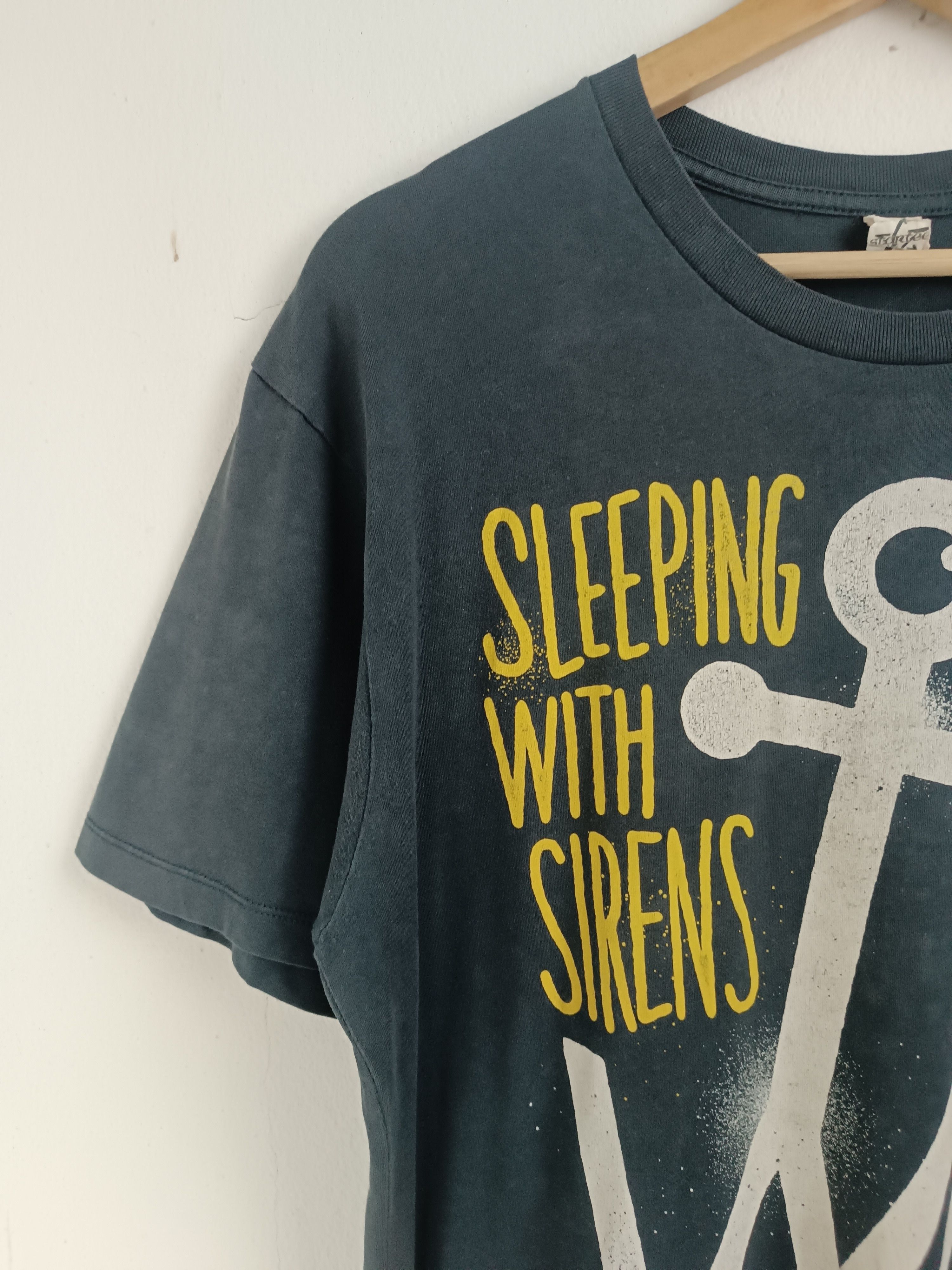 Band Tees THRASHED FADED VINTAGE Y2K SLEEPING WITH SIRENS may i roath Size US M / EU 48-50 / 2 - 5 Thumbnail