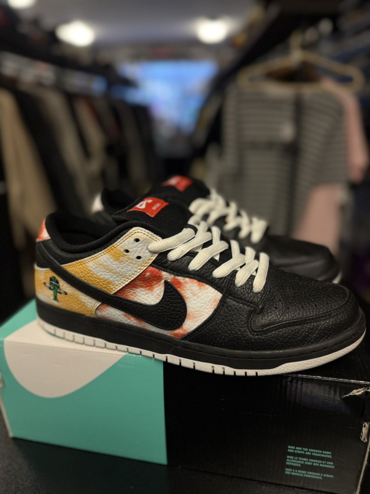 Nike Nike SB Dunk Low Tie Dye Ray Gun Black Size 11 BQ6832-001 Size US 11 / EU 44 - 3 Thumbnail