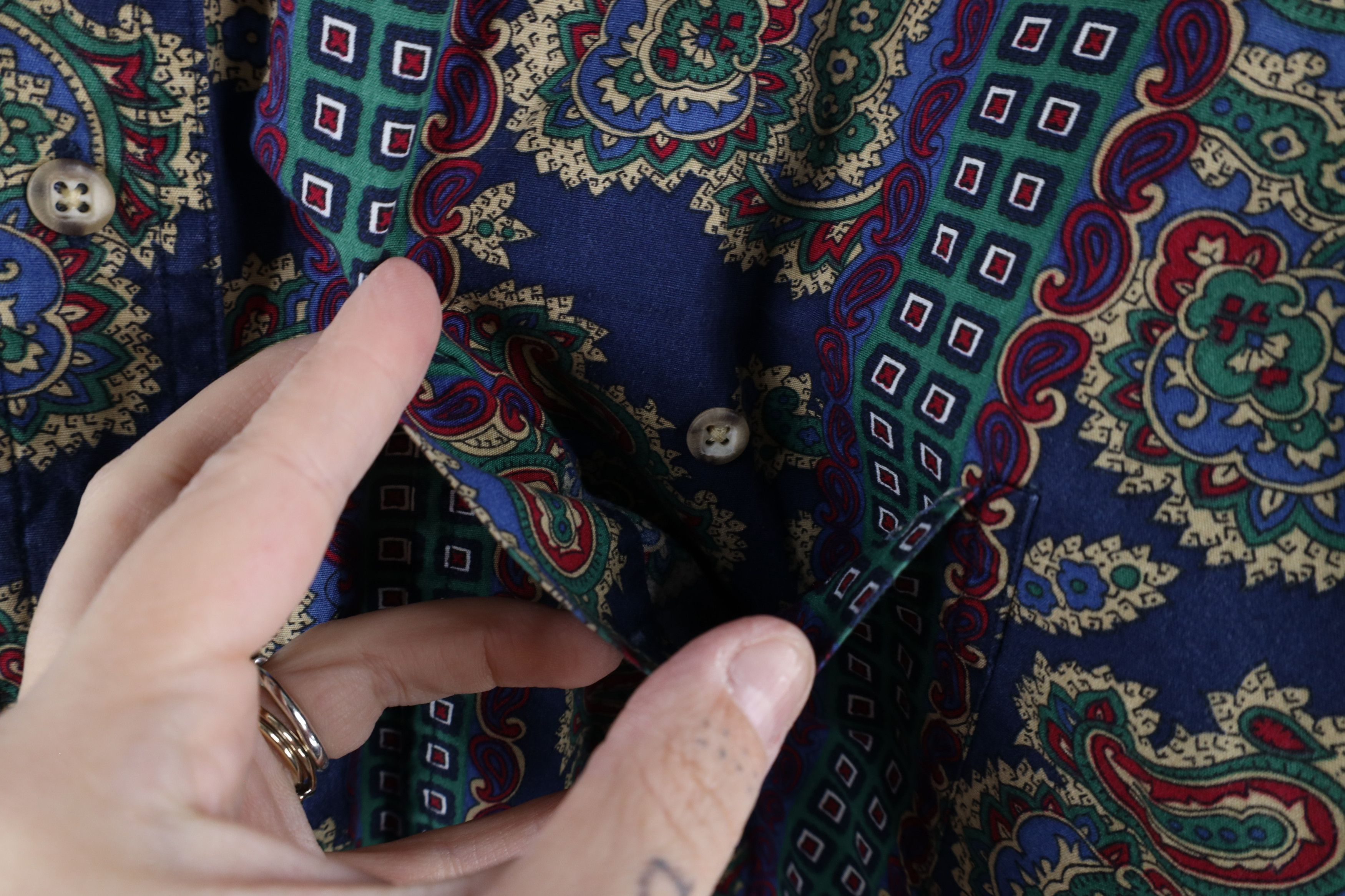 Vintage Vintage 90s Streetwear Rainbow Paisley Button Down Shirt Size US XL / EU 56 / 4 - 5 Thumbnail
