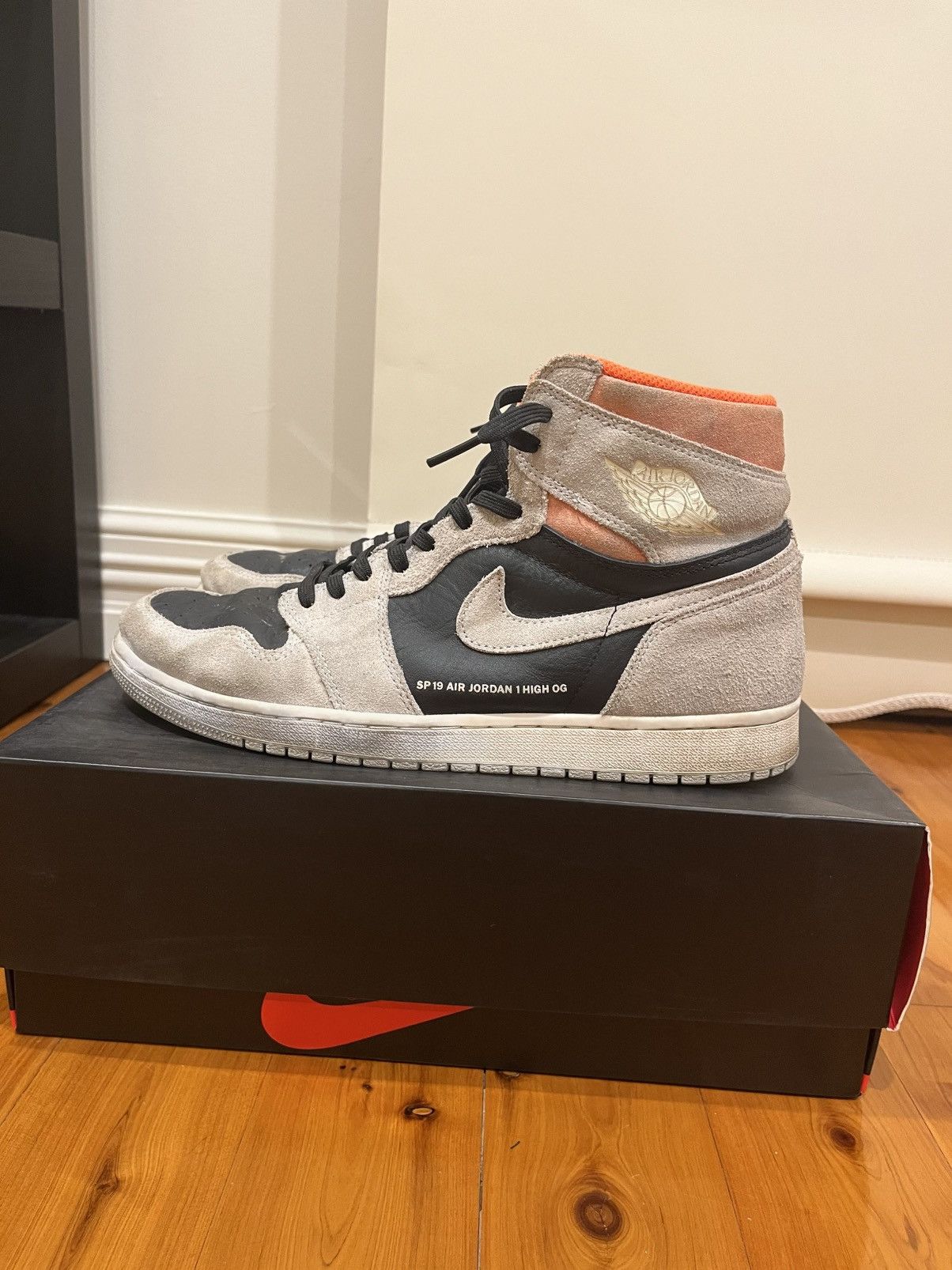 Jordan Brand Jordan 1 Retro High OG Neutral Grey Hyper Crimson Size US 11.5 / EU 44-45 - 1 Thumbnail
