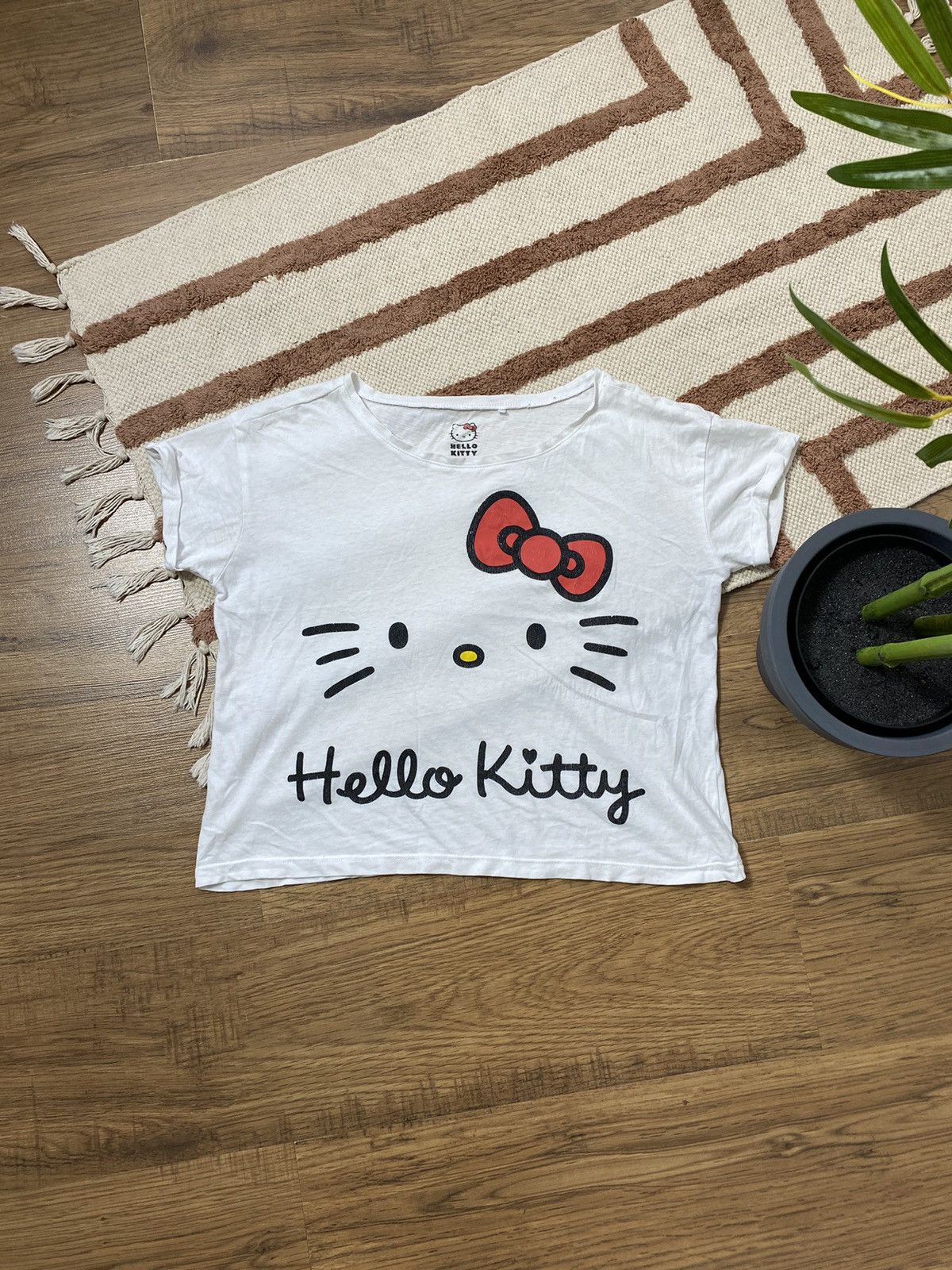 Cartoon Network CUTE HELLO KITTY BIG FACE ANG LOGO TEE Size M / US 6-8 / IT 42-44 - 1 Thumbnail