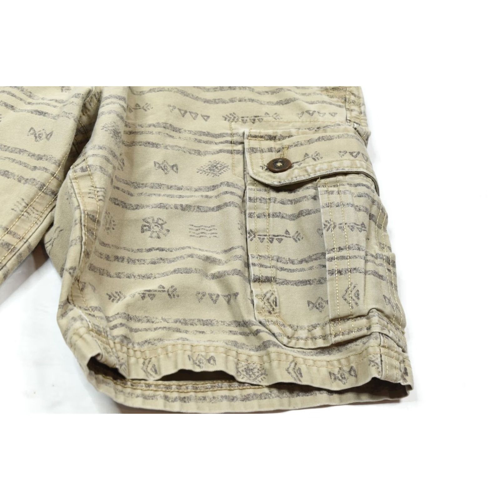 American Eagle Outfitters VINTAGE American Eagle Cargo Shorts Mens 32 Beige Aztec Active Flex Cargo Pattern Solid Pockets 10in Inseam Mens Size US 32 / EU 48 - 4 Thumbnail