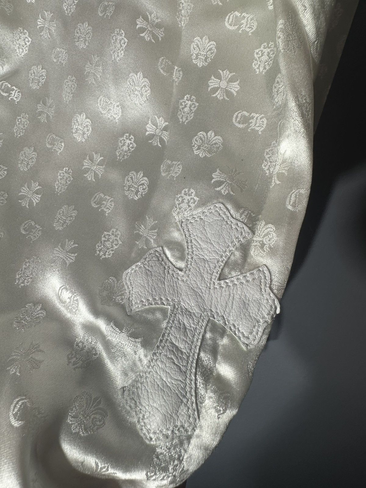 Chrome Hearts Chrome hearts white silk button up shirt Size M / US 6-8 / IT 42-44 - 2 Thumbnail