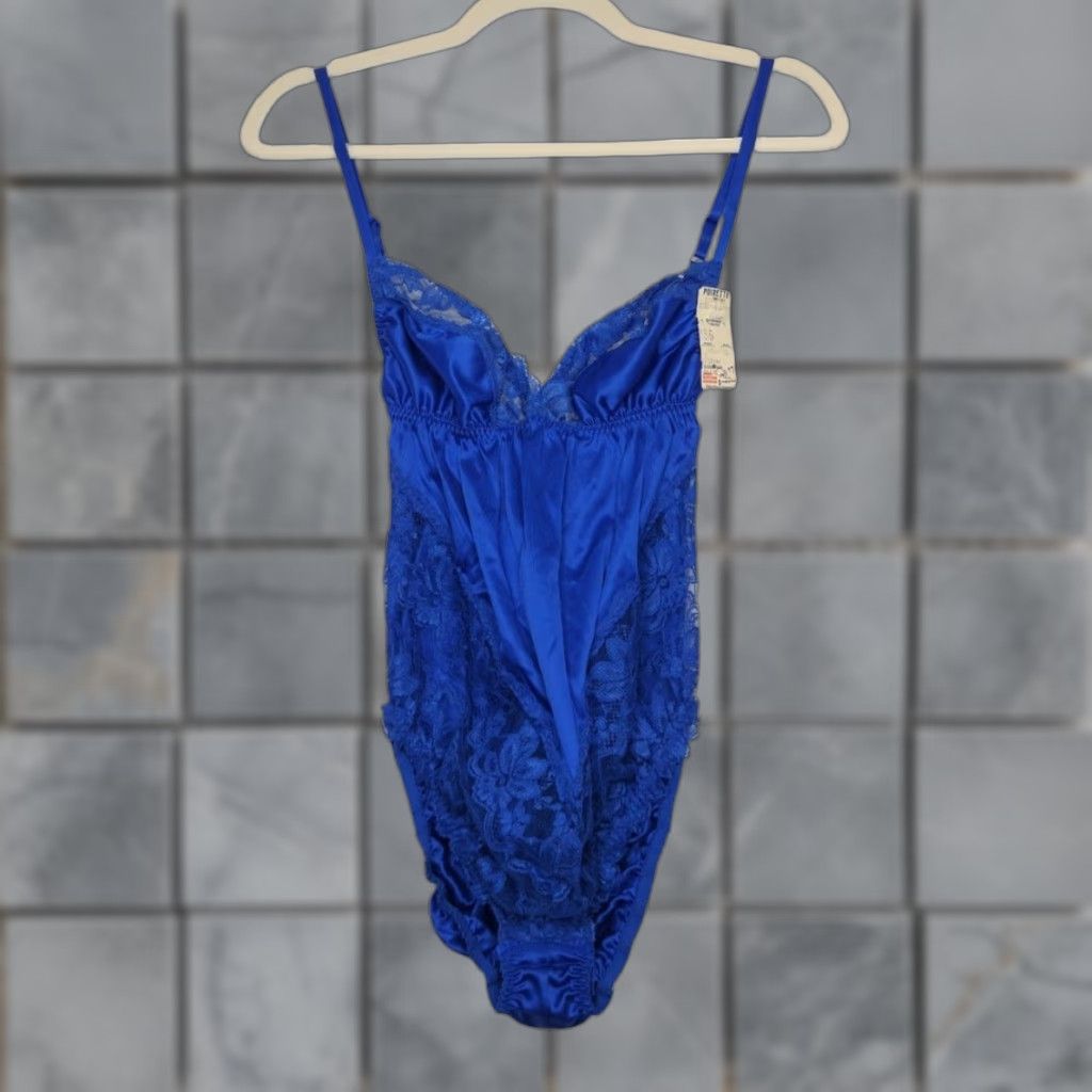 Vintage VINTAGE Poirette NWT Blue Lace Teddy Bodysuit Cami Union Label Dolores Poirette One Piece Women 36 Blue Teddy NWT Vintage Size XS / US 0-2 / IT 36-38 - 1 Thumbnail