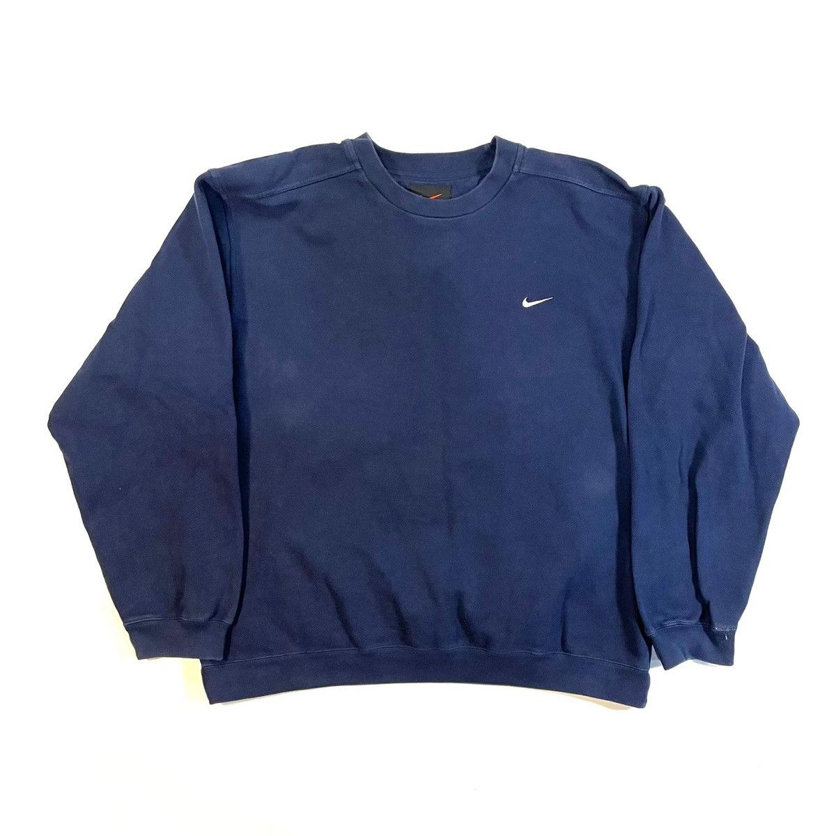 Nike Navy blue Nike boxy sweatshirt with embroidered swoosh 90s Size US L / EU 52-54 / 3 - 1 Thumbnail