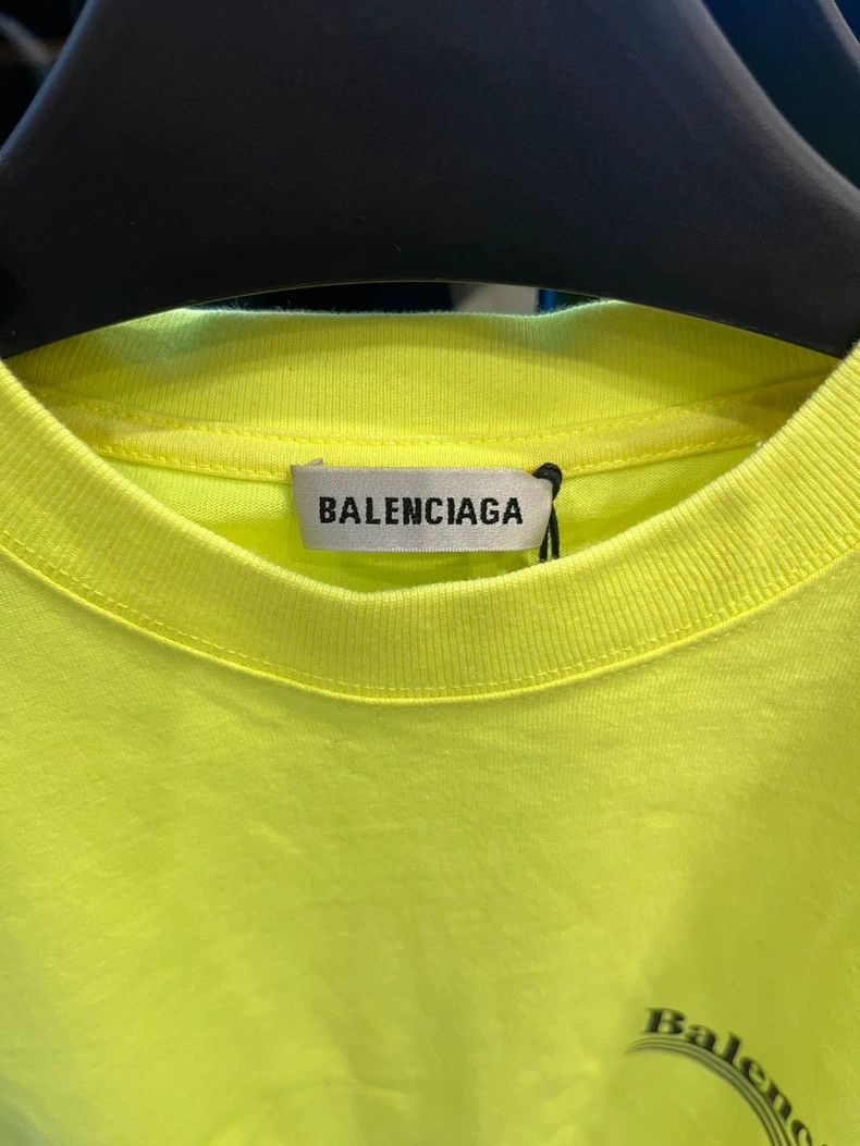 Balenciaga Balenciaga Fluorescent Yellow Cola Women's Short Sleeve 250 Size XS / US 0-2 / IT 36-38 - 3 Thumbnail