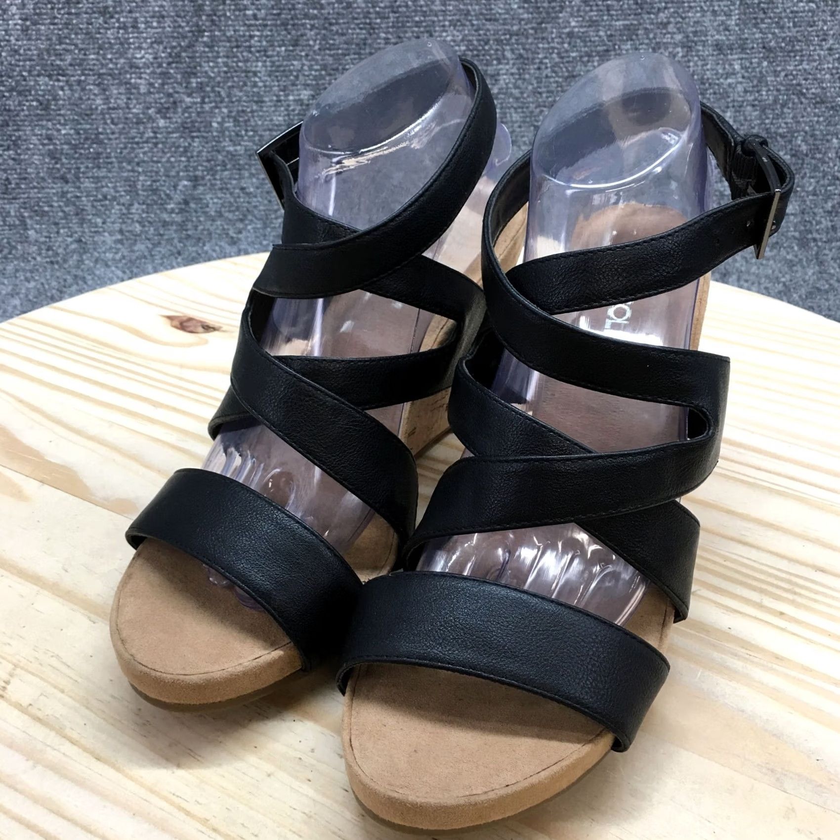 Vintage Aerosoles Sandals Womens 10 M Silver Plush Gladiator Black Casual Wedge Heels Size US 10 / IT 40 - 3 Thumbnail