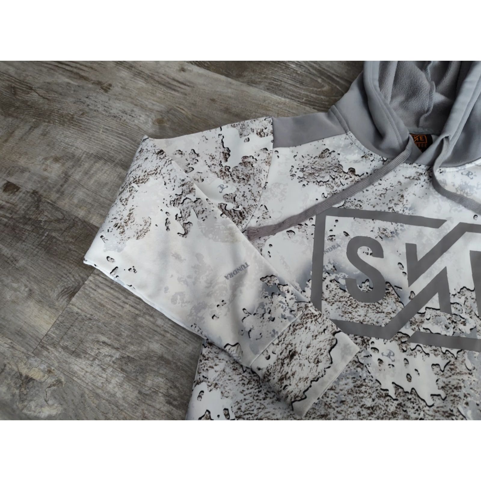 Vintage SHE OUTDOOR Hoodie XS Womens White Gray Camouflage Camo Pull Over Hooded Sweatshirt Fleece Lined EUC Size XS / US 0-2 / IT 36-38 - 3 Thumbnail