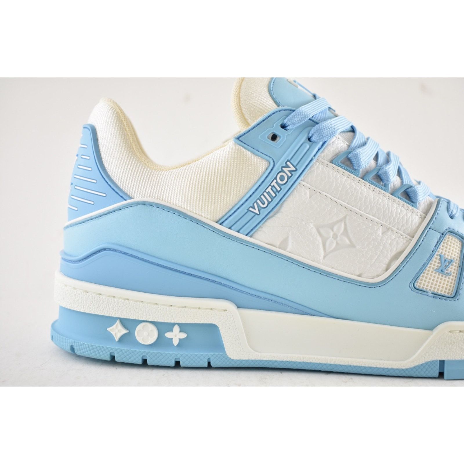 Louis Vuitton Louis Vuitton Sky Blue Empreinte White Leather Low Trainer Size US 10 / EU 43 - 6 Thumbnail