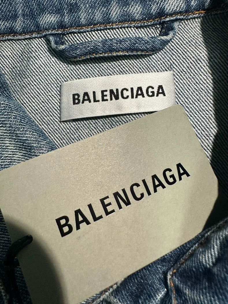 Balenciaga Balenciaga size 34 Cut and destroy embroidered logo denim j Size US M / EU 48-50 / 2 - 6 Thumbnail