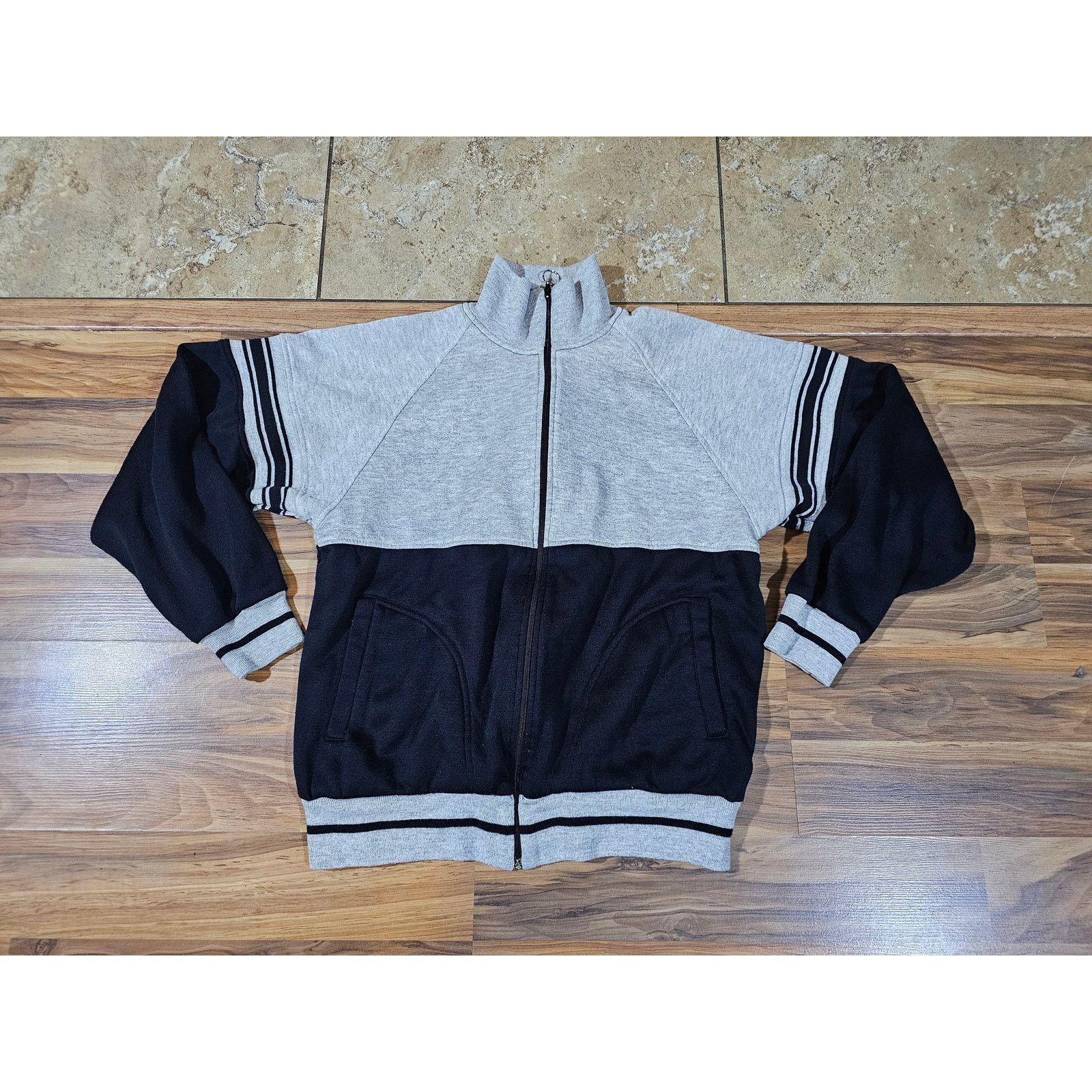 Other J Blair Sweatshirt Style Track Jacket Black Gray Sz M-L 90s Size US L / EU 52-54 / 3 - 1 Thumbnail