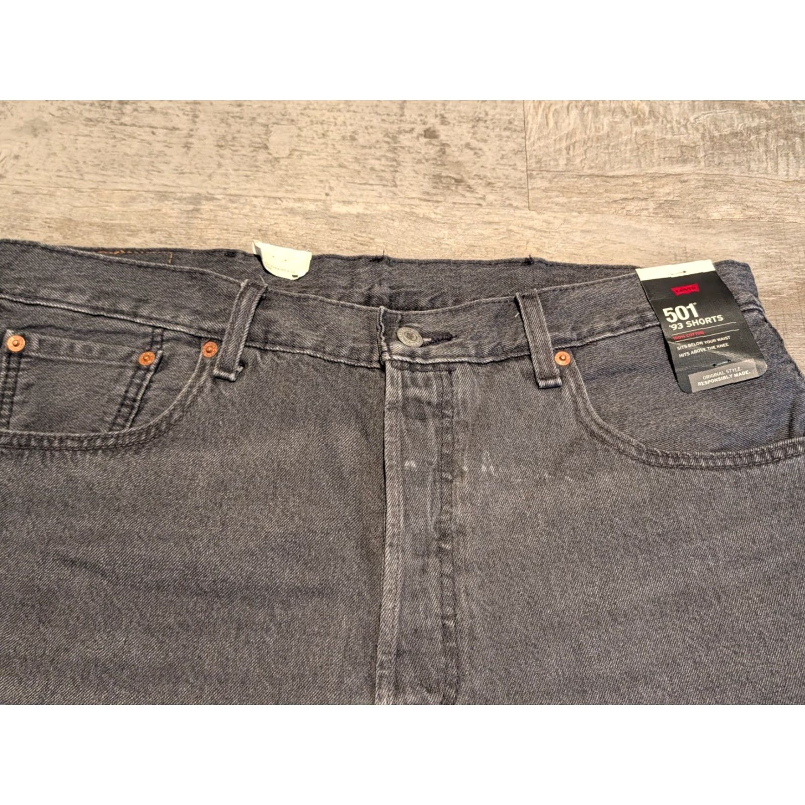 VINTAGE Levi’s 501 Original Fit Cut Off Denim Jean Shorts Black 38 Men’s 7 in Inseam 5-Pocket Denim 90s American Outdoor NWT