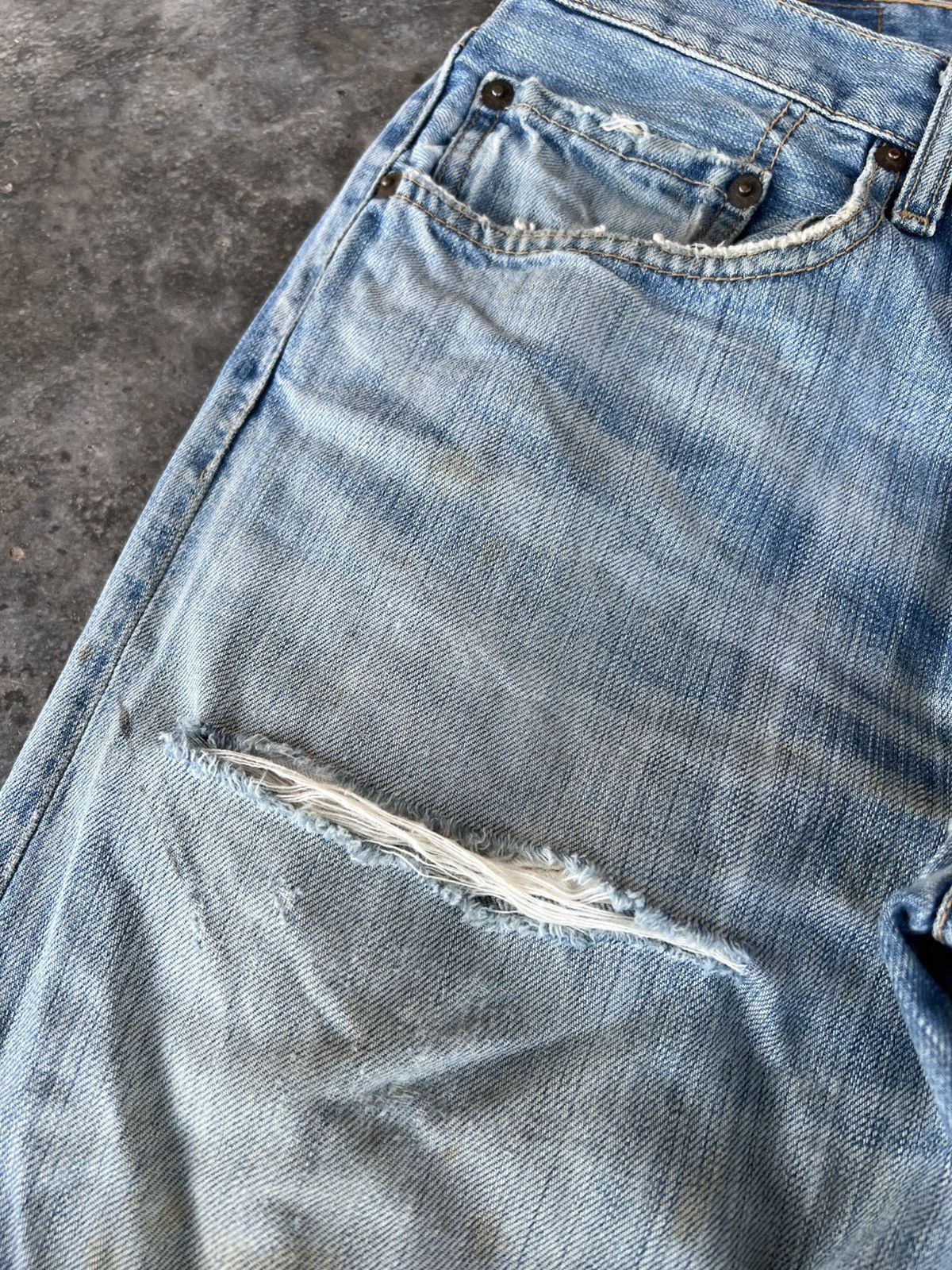 Japanese Brand × Levi's × Levi's Vintage Clothing 💥Rare💥Vintage Levis 501 Distress Jeans Size US 31 - 7 Thumbnail