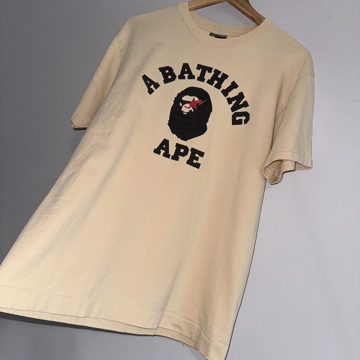Bape × Vintage OG Star College Logo Tee Beige Size US L / EU 52-54 / 3 - 5 Thumbnail