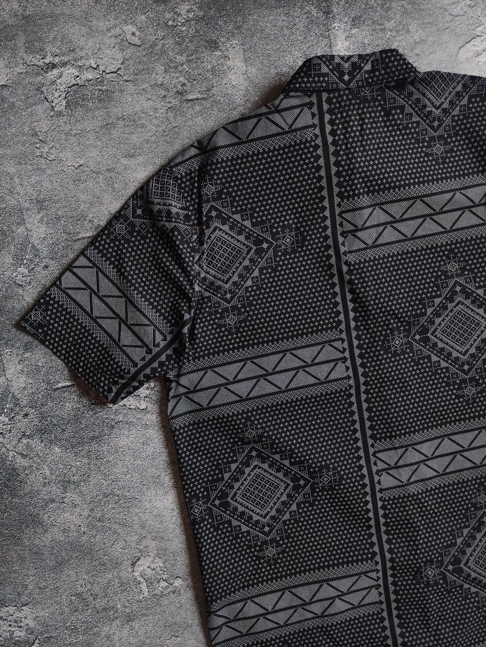 Carhartt Carhartt Men's Shirt – Size M – Black/Grey Tribal Pattern Size US M / EU 48-50 / 2 - 6 Thumbnail