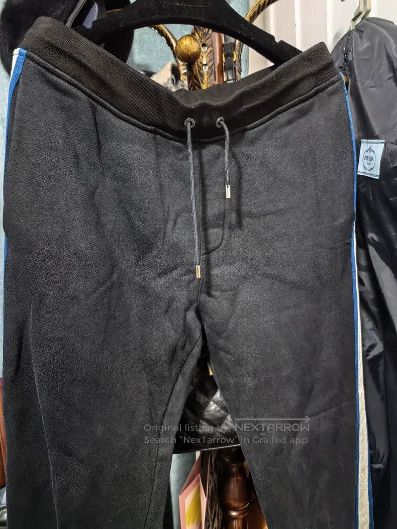 Louis Vuitton Louis Vuitton size l Small logo sweatpants Size US 28 / EU 44 - 1 Thumbnail