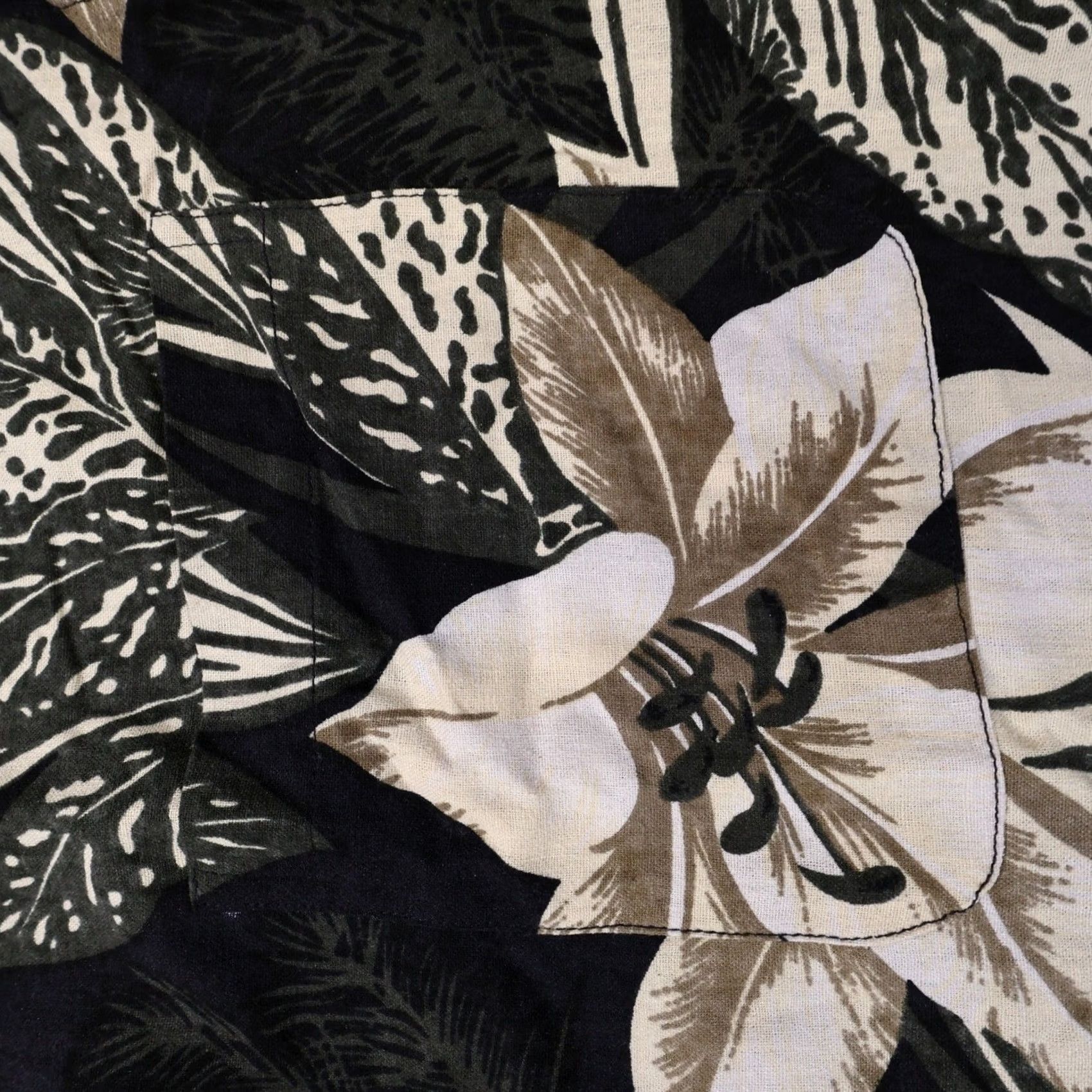 Vintage VINTAGE Untied Floral Silk Hawaiian Camp Shirt Mens XL Black 90s Size US XL / EU 56 / 4 - 6 Thumbnail