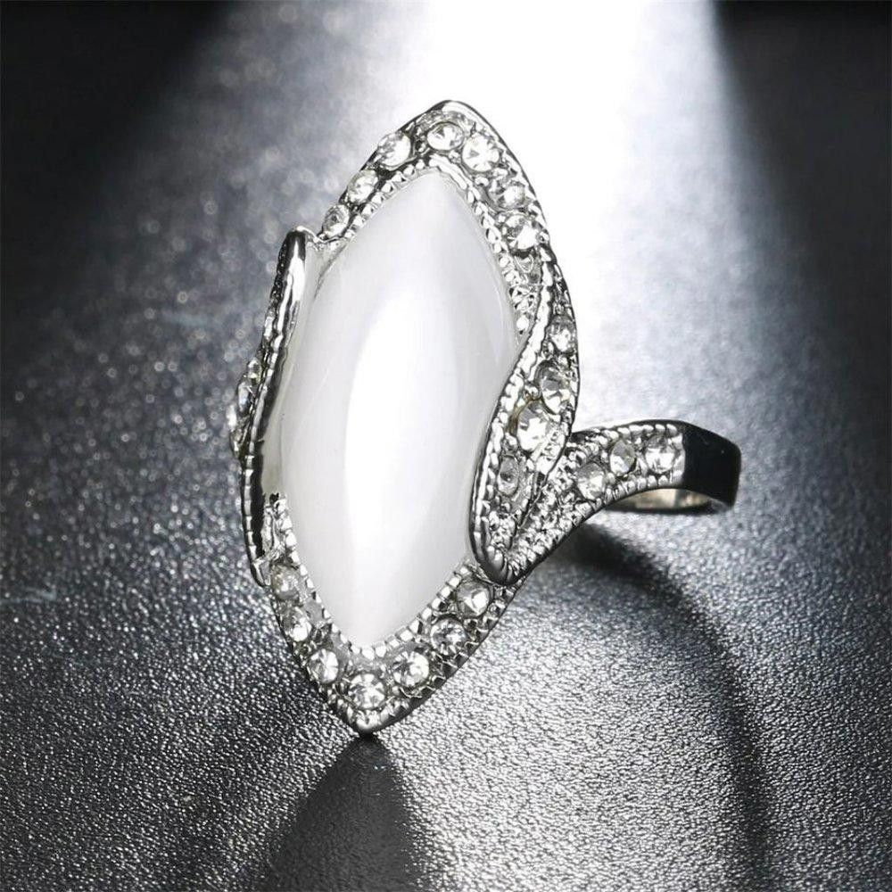 Designer Vintage Moonstone White Marquise Silver Ring - Size 6 Size ONE SIZE - 7 Thumbnail