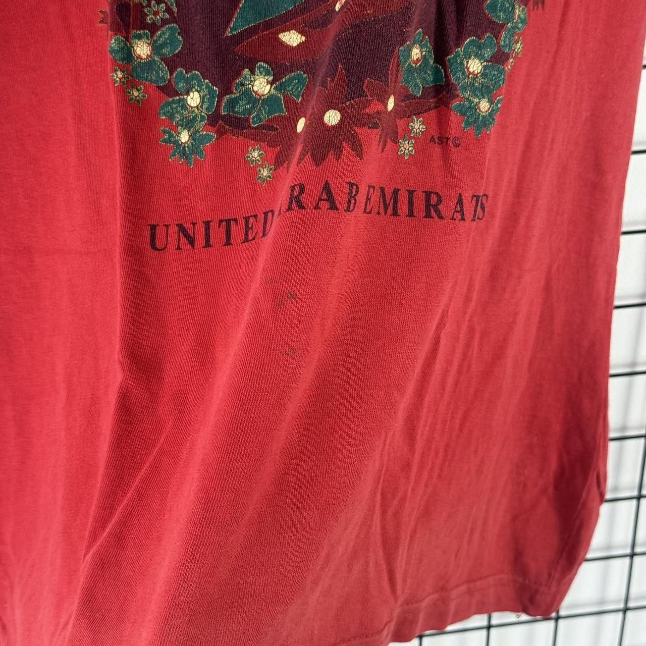 Vintage Vintage T shirt Graphic Tee Souvenir UAE Spellout 90s Size US M / EU 48-50 / 2 - 2 Thumbnail