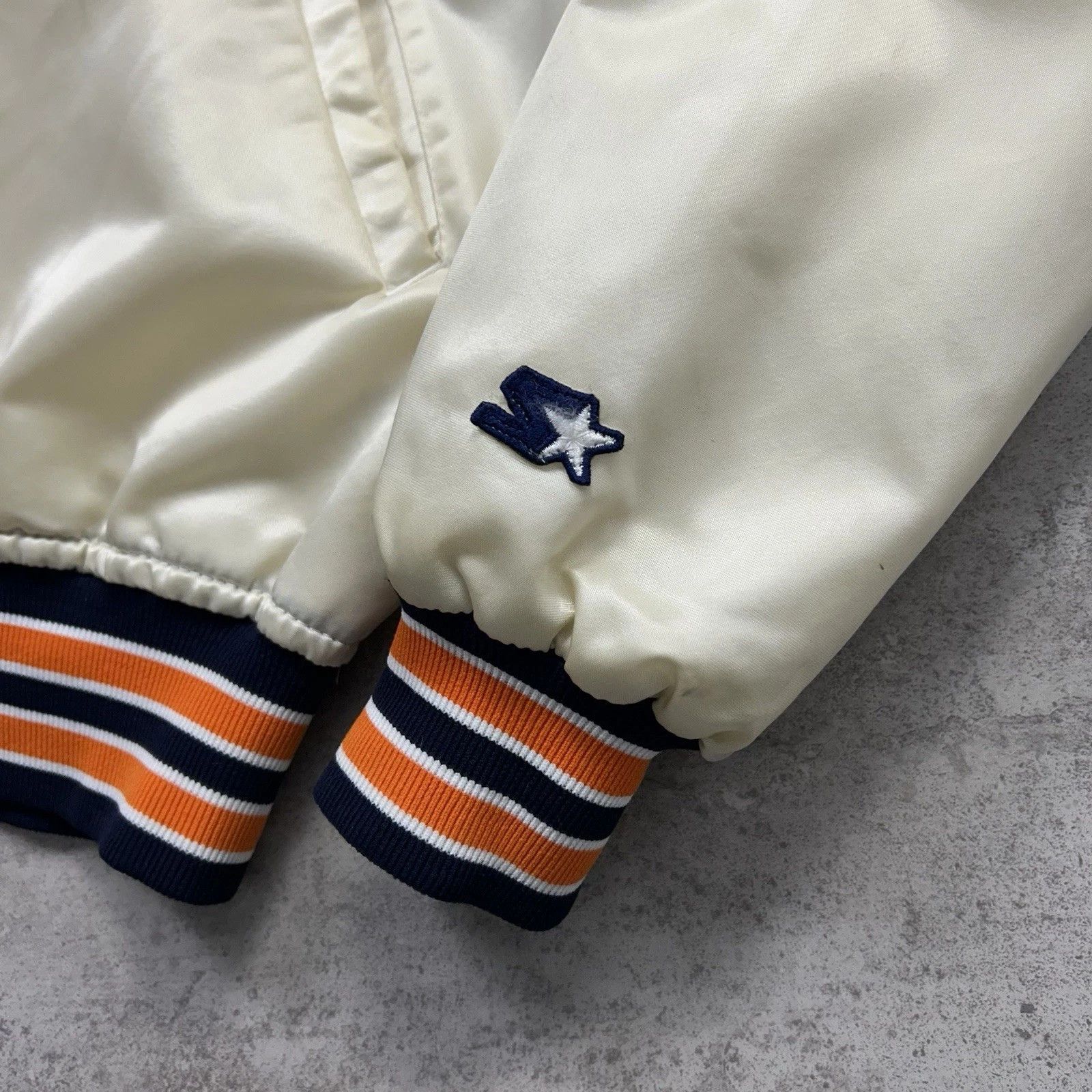 NFL × Starter × Vintage CHICAGO BEARS AUTHENTIC SATIN JACKET Sz M WHITE MADE IN USA Size US M / EU 48-50 / 2 - 3 Thumbnail