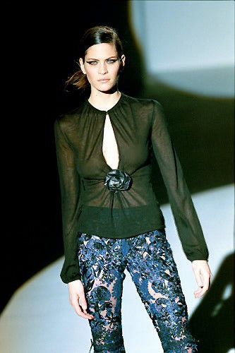 Gucci Runway Tom Ford for Gucci F/W 1999 Draped silk blouse Size XS / US 0-2 / IT 36-38 - 3 Thumbnail