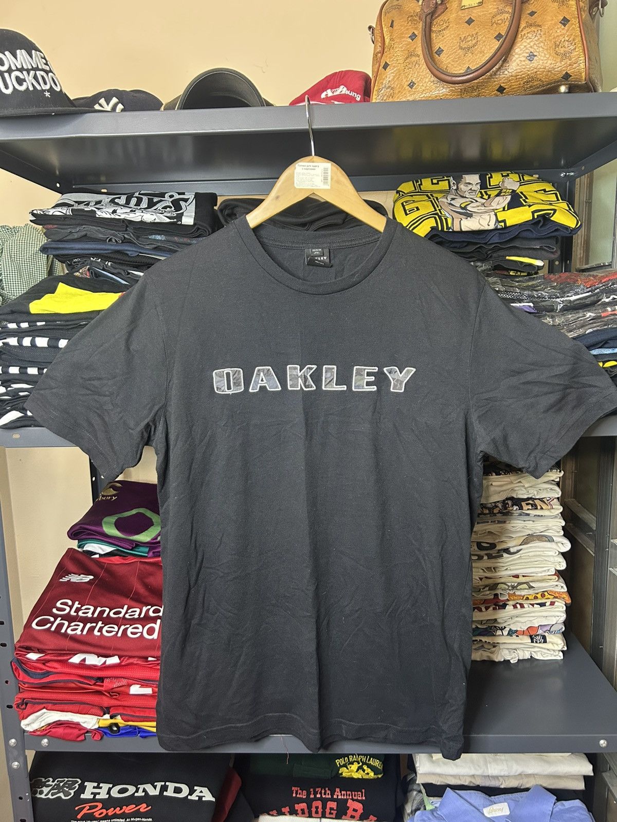 Vintage Oakley Logo Camo Embroidered Black T-Shirt M Size US L / EU 52-54 / 3 - 1 Thumbnail