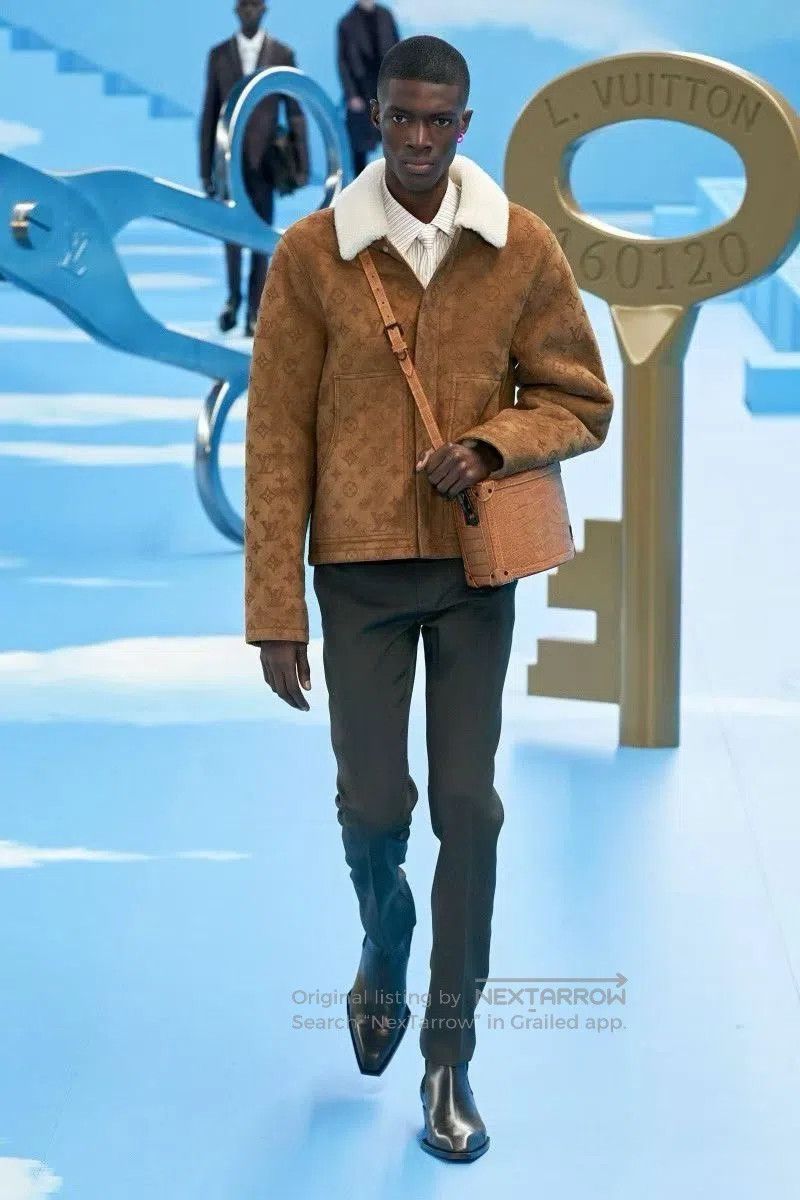 Louis Vuitton Louis Vuitton Monogram Shearling Runway Coat. Size US M / EU 48-50 / 2 - 6 Thumbnail