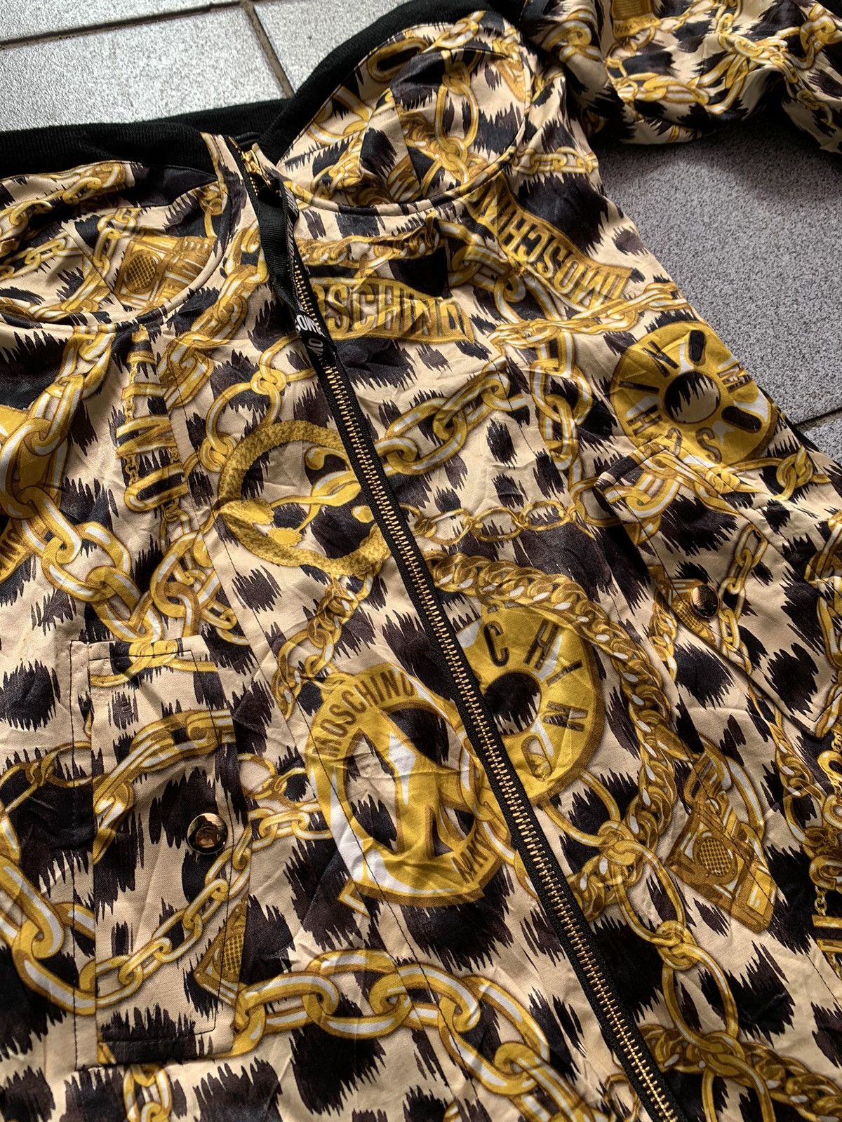 H&M × Moschino MOSCHINO x H&M Gold Chain Logo Pattern Dress Size XS / US 0-2 / IT 36-38 - 8 Thumbnail