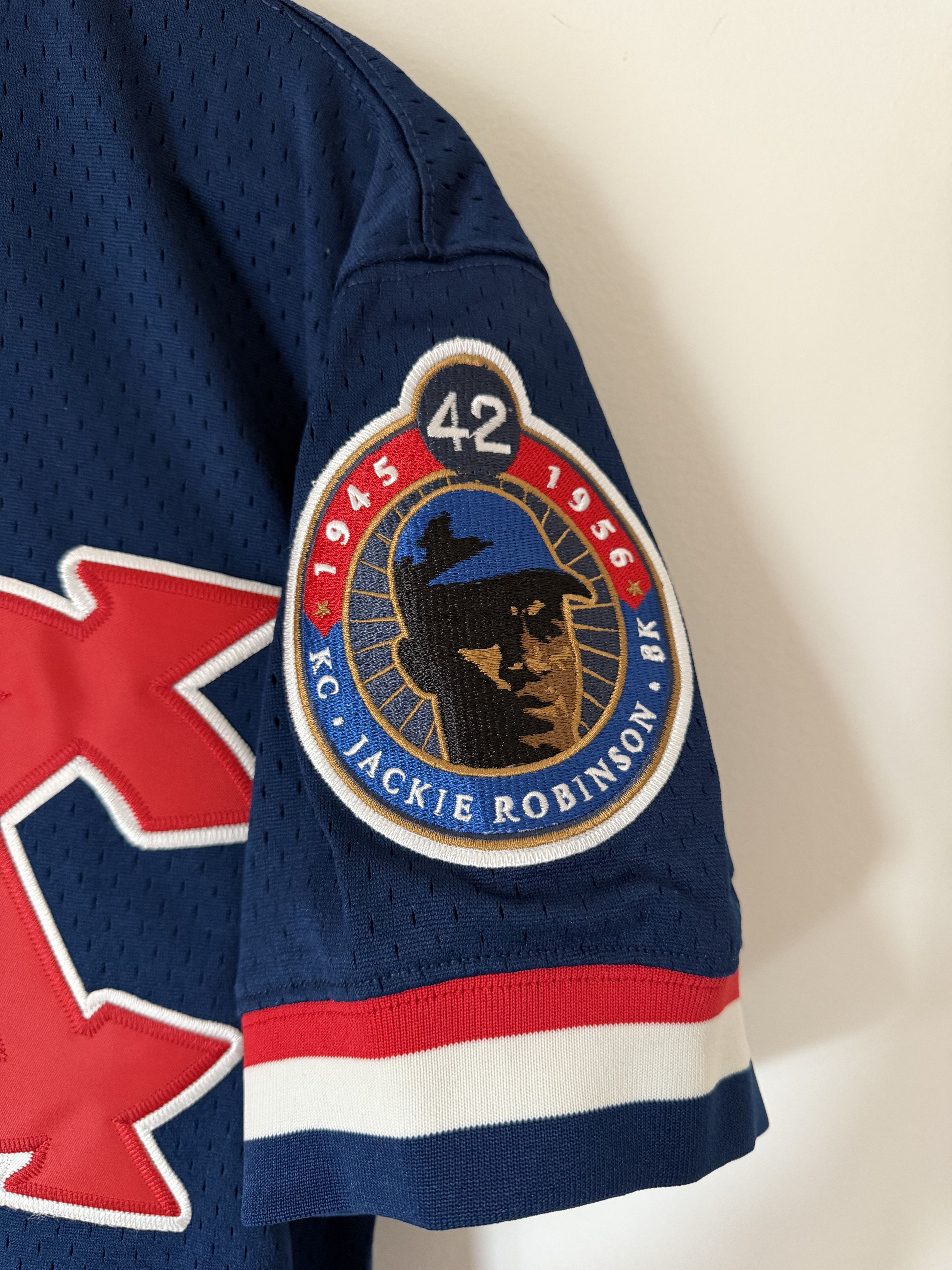 Ebbets Field Flannels Ebbets Field Jackie Robinson KC Monarchs V-Neck Jersey Size US M / EU 48-50 / 2 - 3 Thumbnail