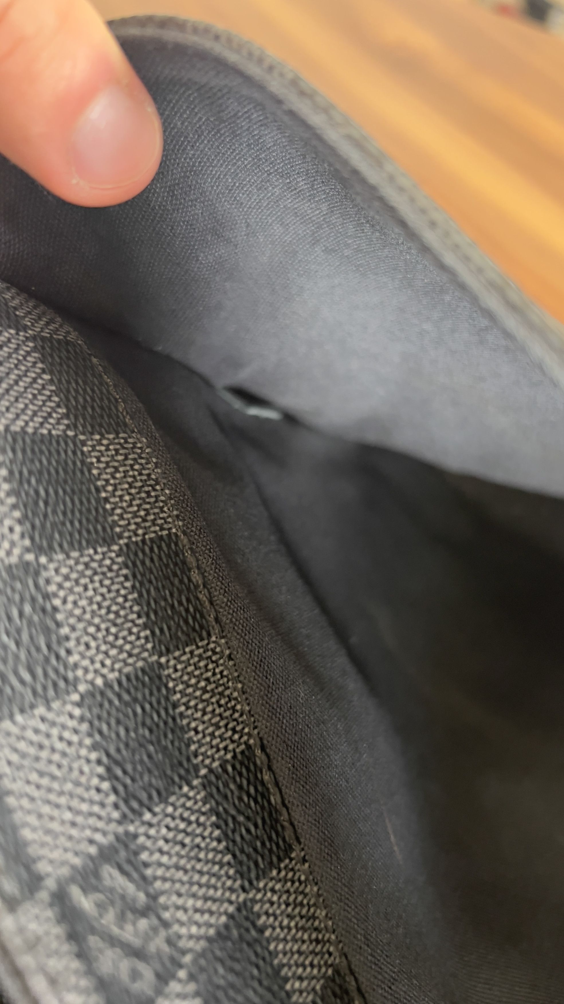 Louis Vuitton Louis Vuitton Damier Graphite District GM Messenger Bag Size ONE SIZE - 11 Thumbnail