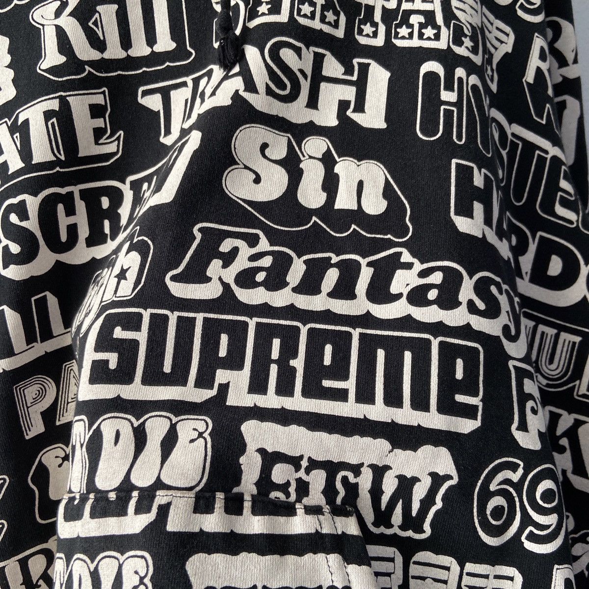 Hysteric Glamour × Supreme SUPREME x HYSTERIC GLAMOUR TEXT HOODIE Size US L / EU 52-54 / 3 - 4 Thumbnail