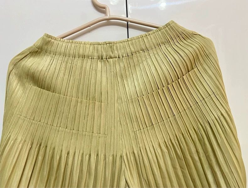 Issey Miyake Issey Miyake size:2 Yellow pleated puff pants Size 23" - 9 Thumbnail
